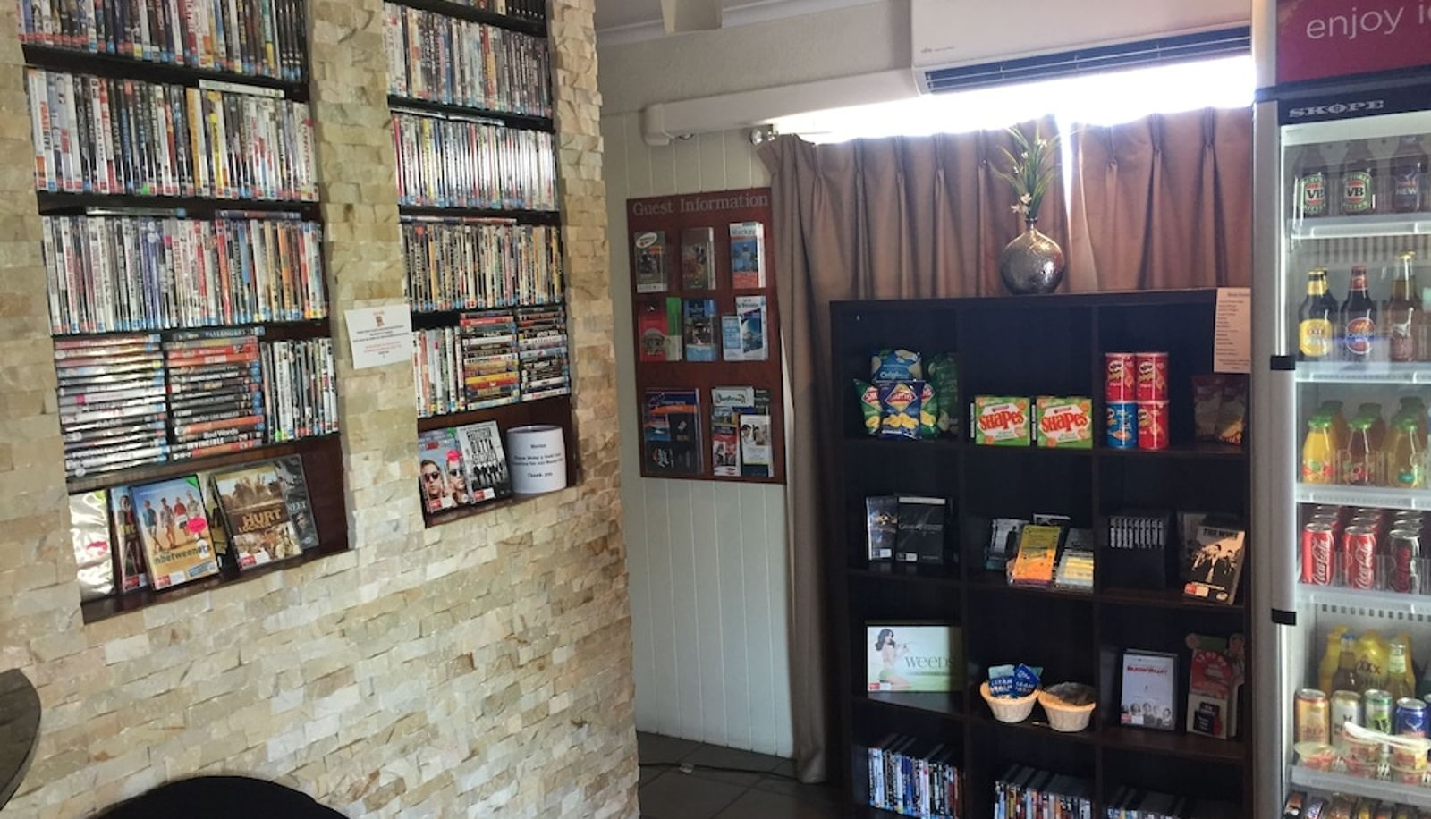 Sala - Country Plaza Motor Inn