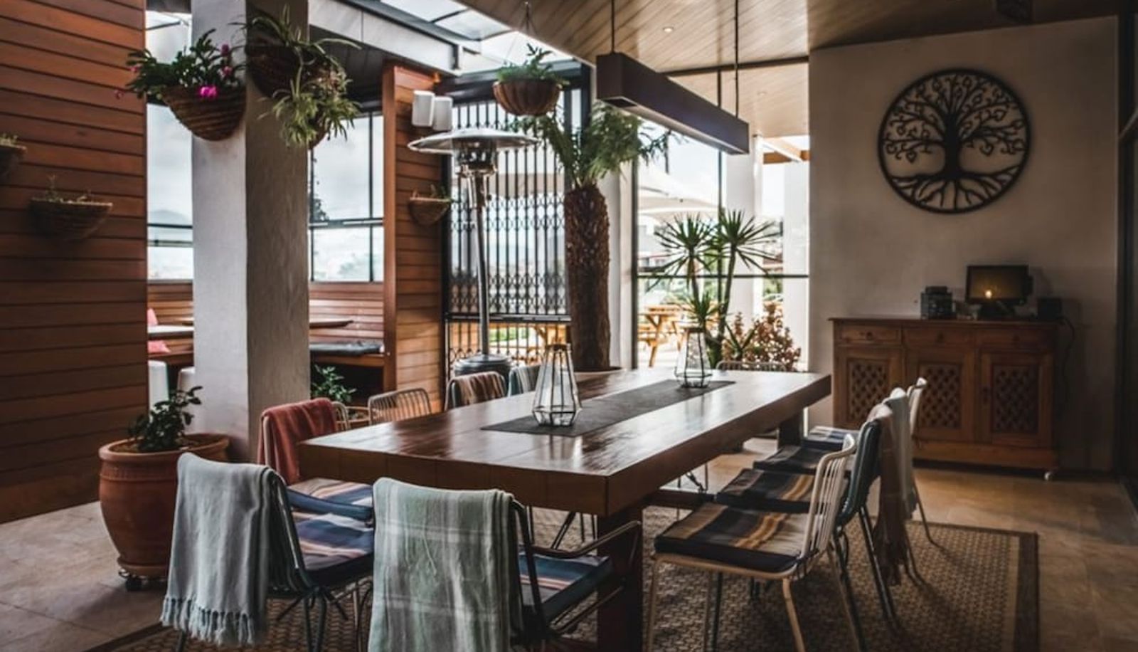 Restaurant - Shoreline Hotel