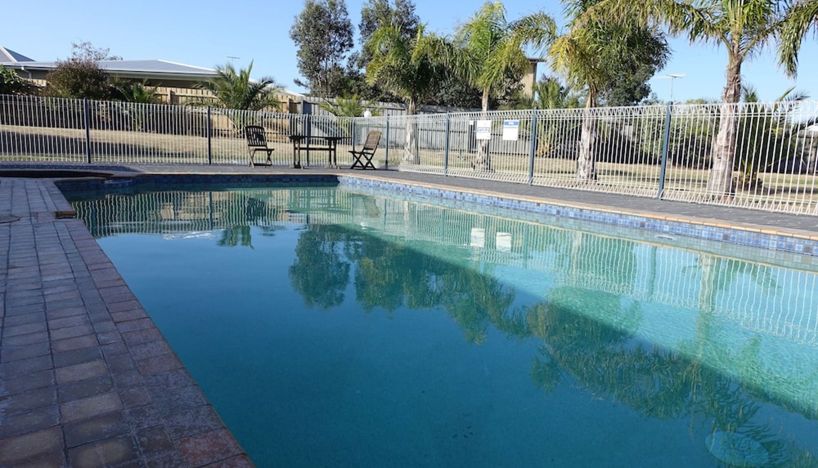 Pool - Torquay Tropicana Motel