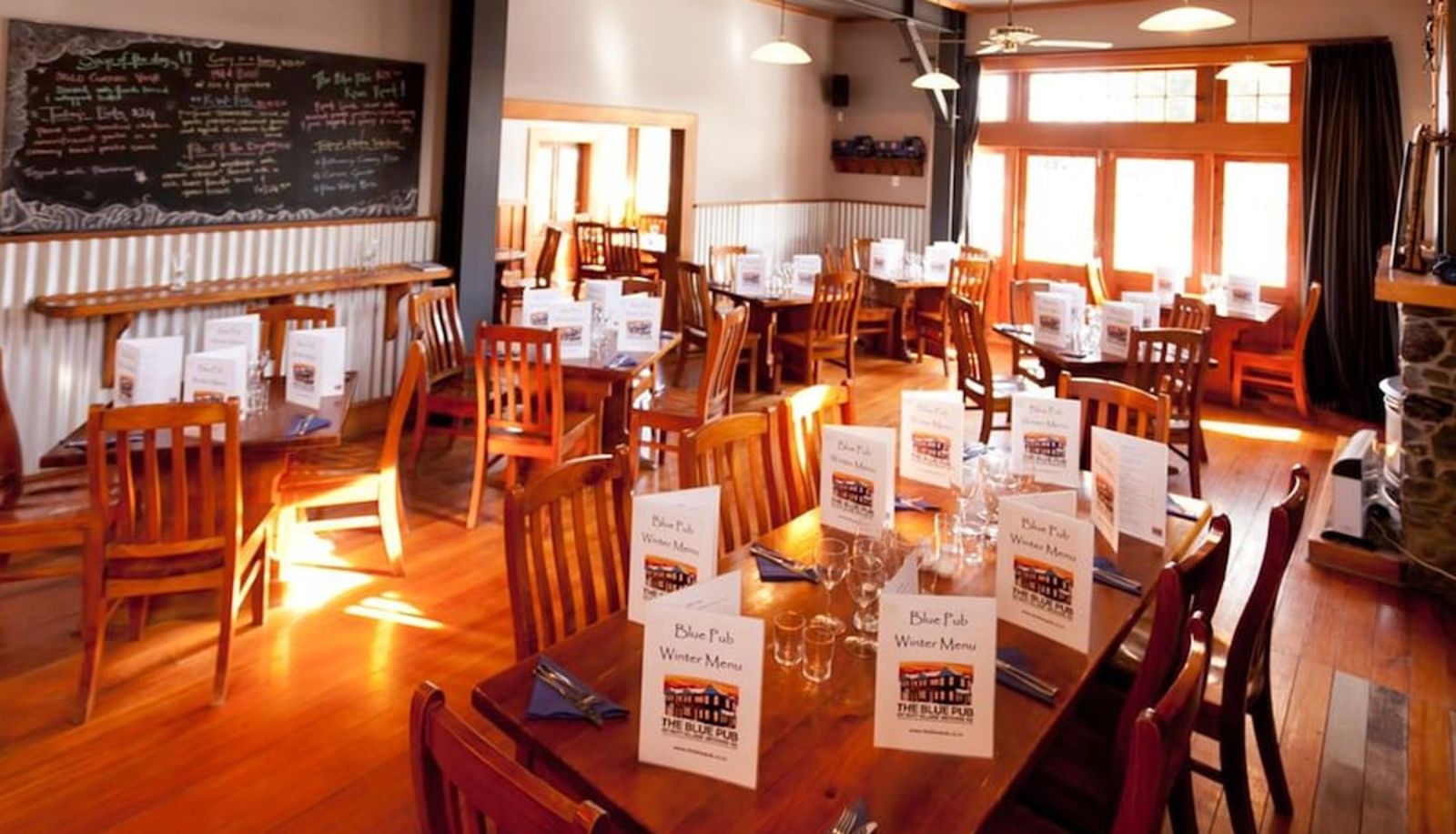 Restaurant - The Blue Pub
