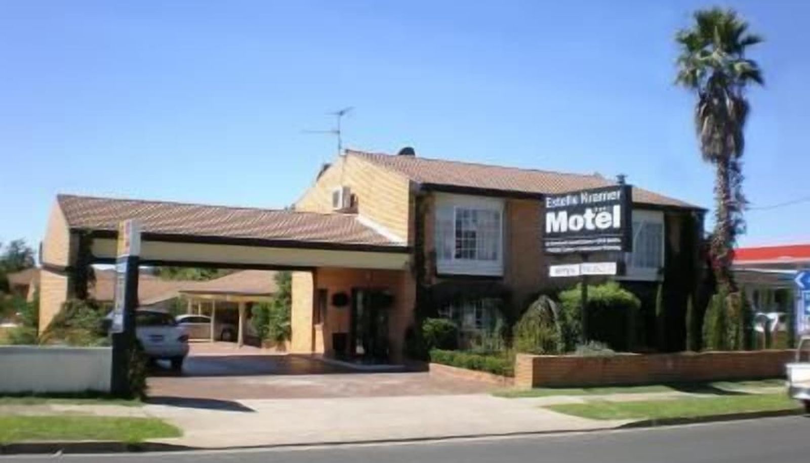 Hall - Estelle Kramer Motor Inn