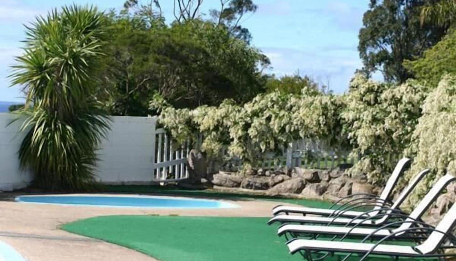 Pool - Kingfisher Motel