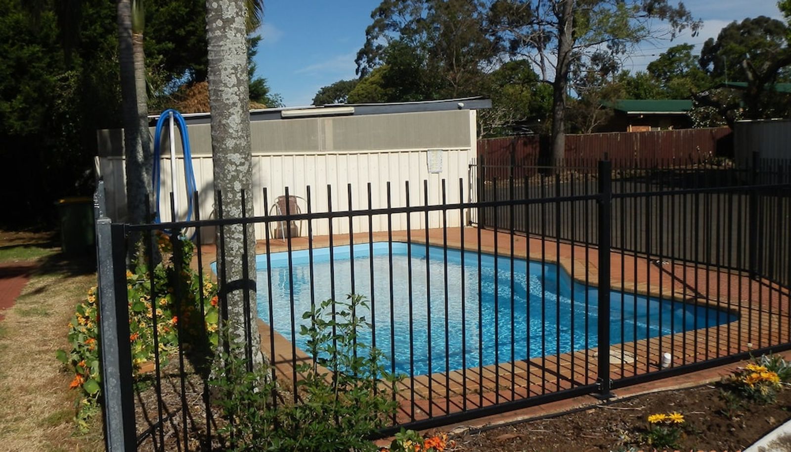 Pool - Flying Spur Motel