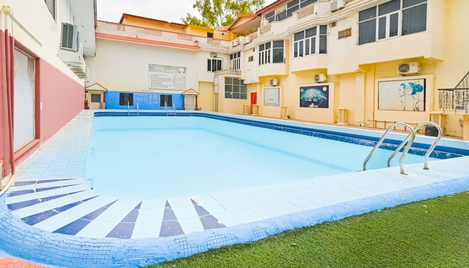 Piscina - Shyam Nagar The Byke Grassfield Resort With Outdoor Pool