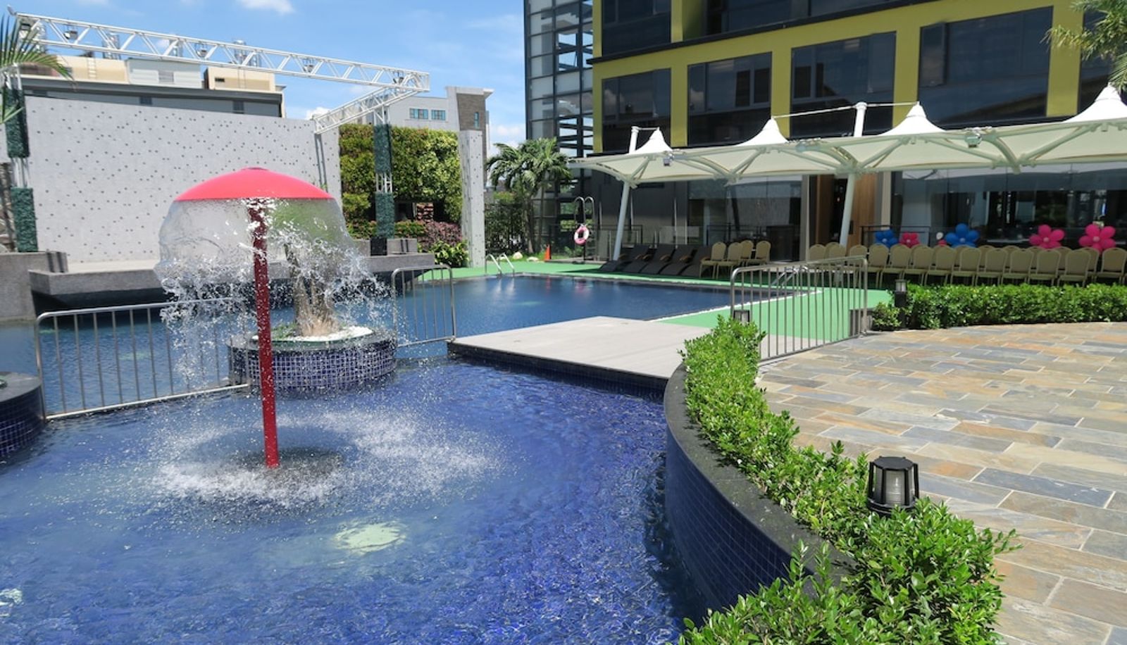 Pool - Look Royal Resort
