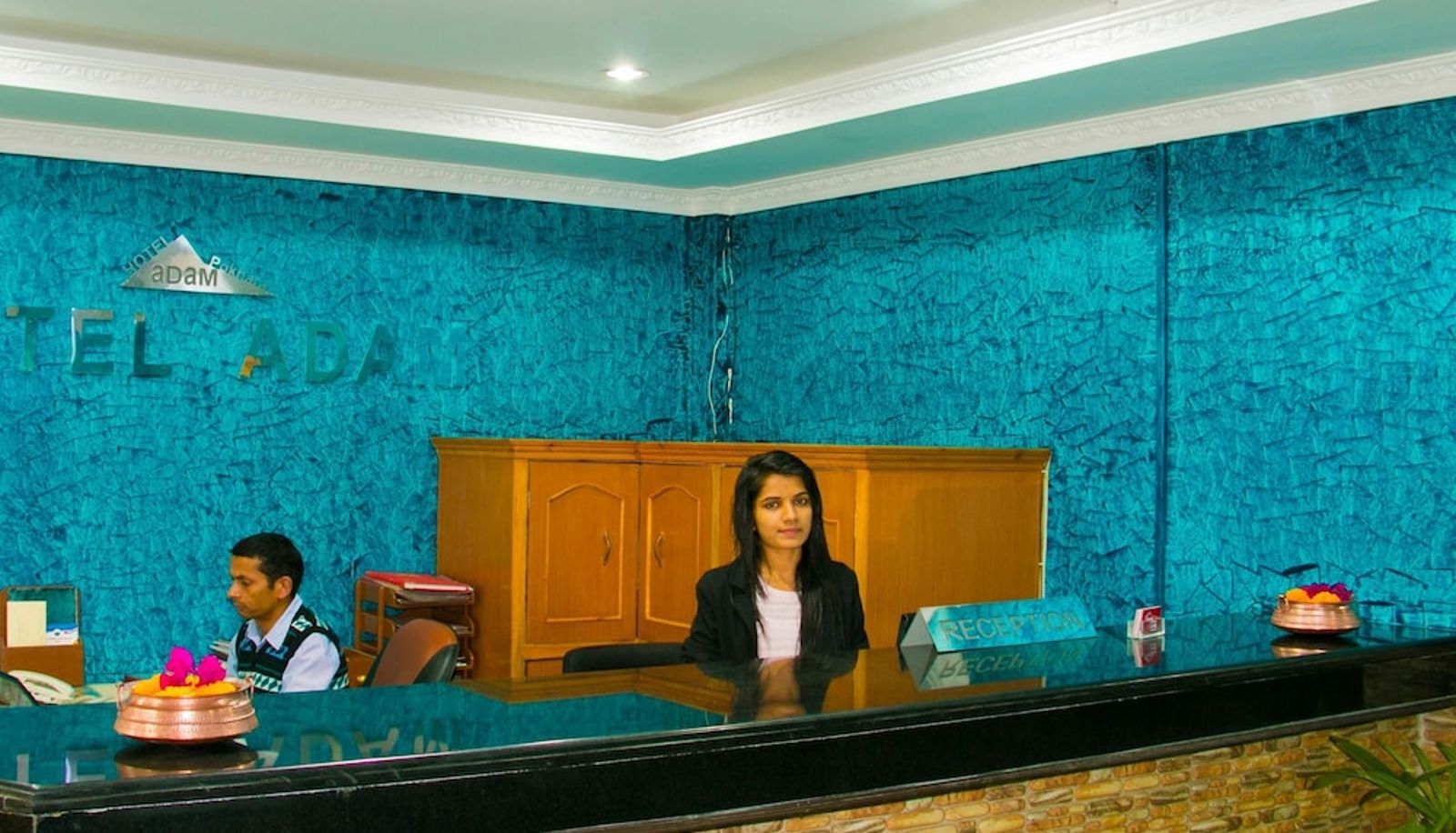 Recepción - Hotel Adam