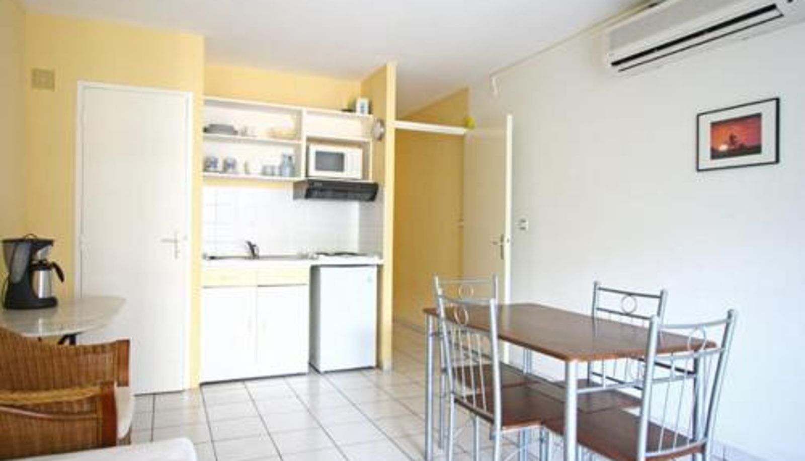 Apartment - Hotel Les Manguiers Jardin de l'Etat Centre Ville Parking Gratuit Canal Sat