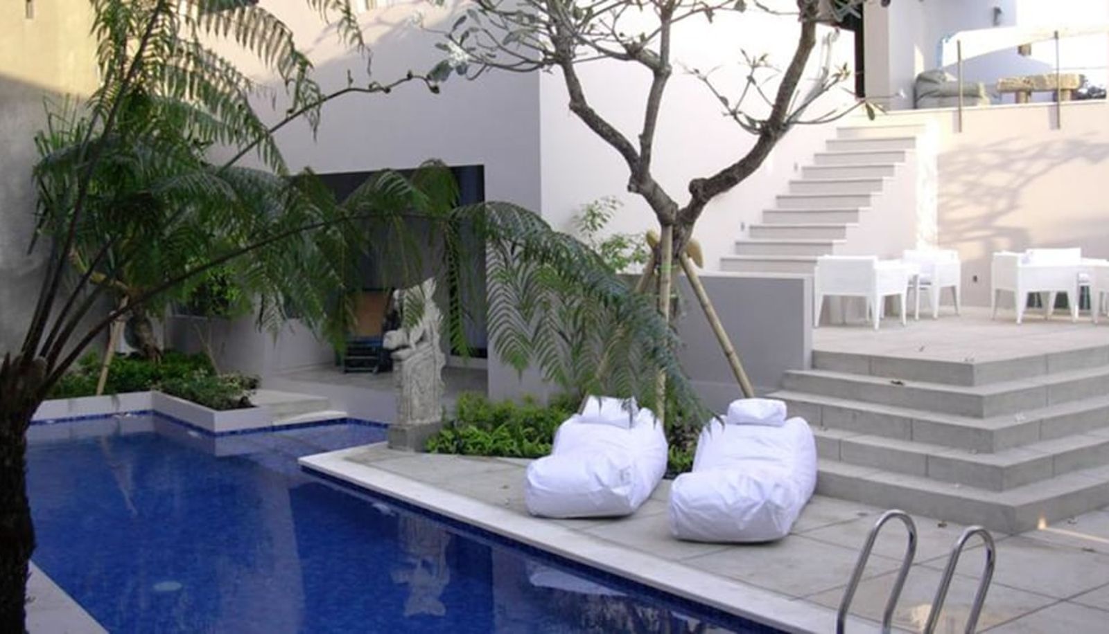 Piscina - Scala Bed And Beyond