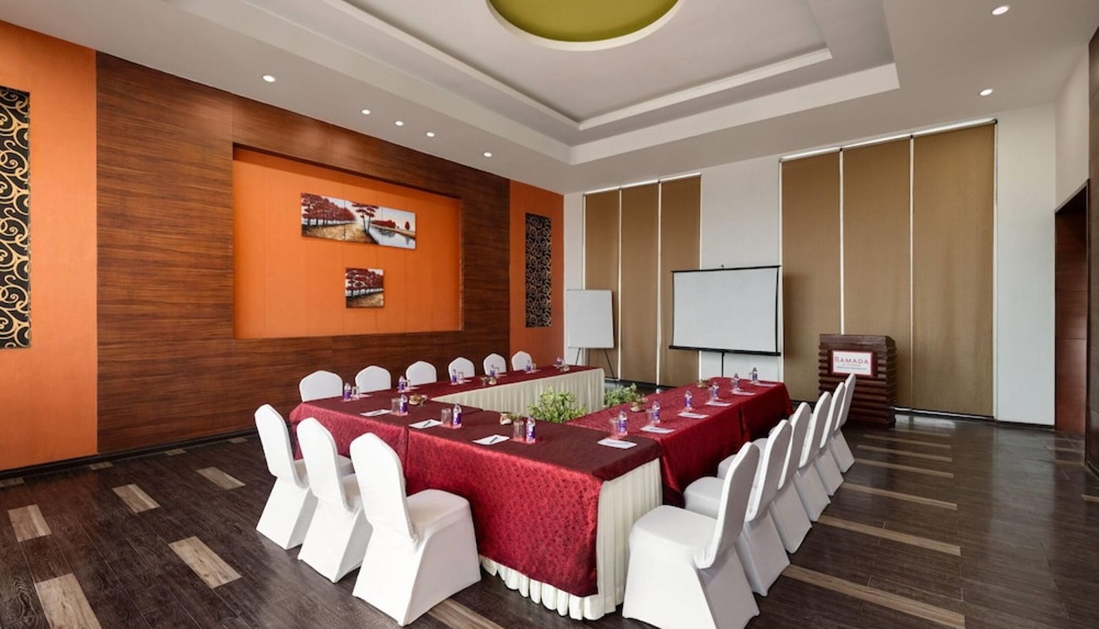 Sala na spotkanie - Ramada by Wyndham Bodh Gaya Mahabodhi