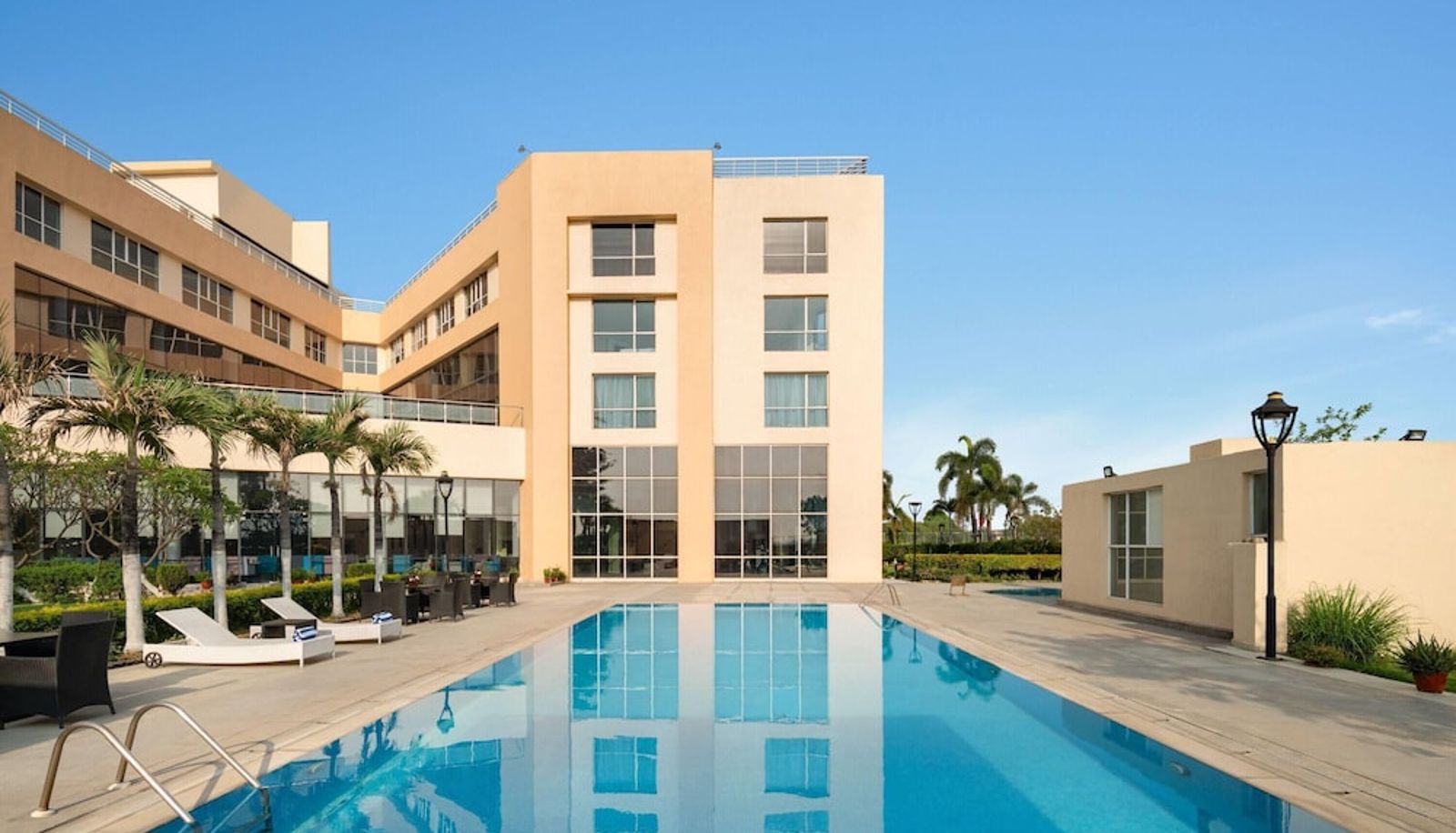 Pool - Ramada by Wyndham Bodh Gaya Mahabodhi