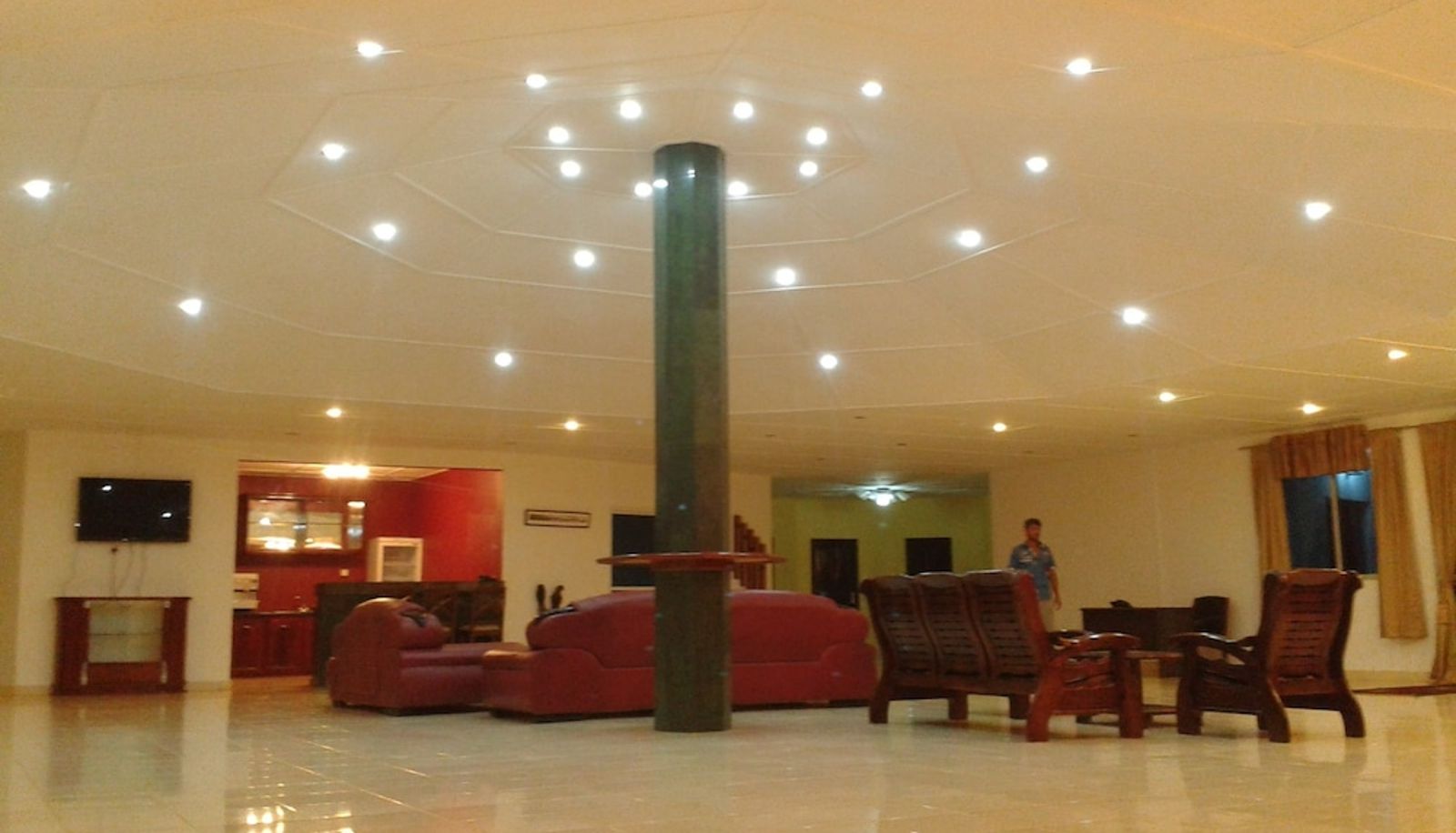 Hal - Sand Beach Hotel