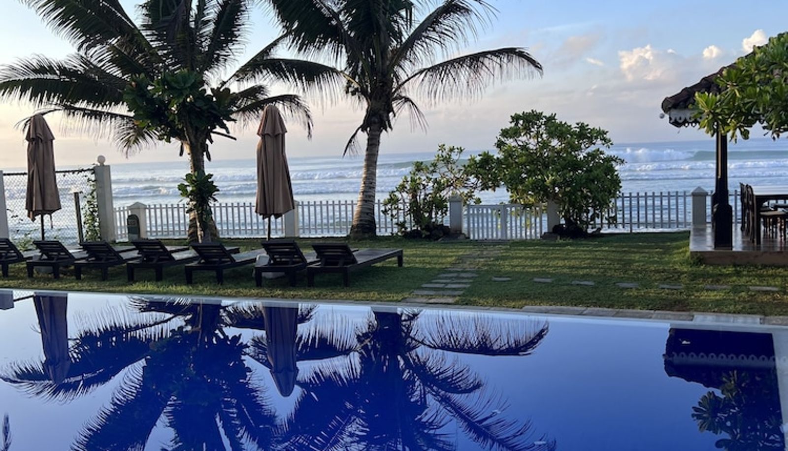 Pool - Surf Station