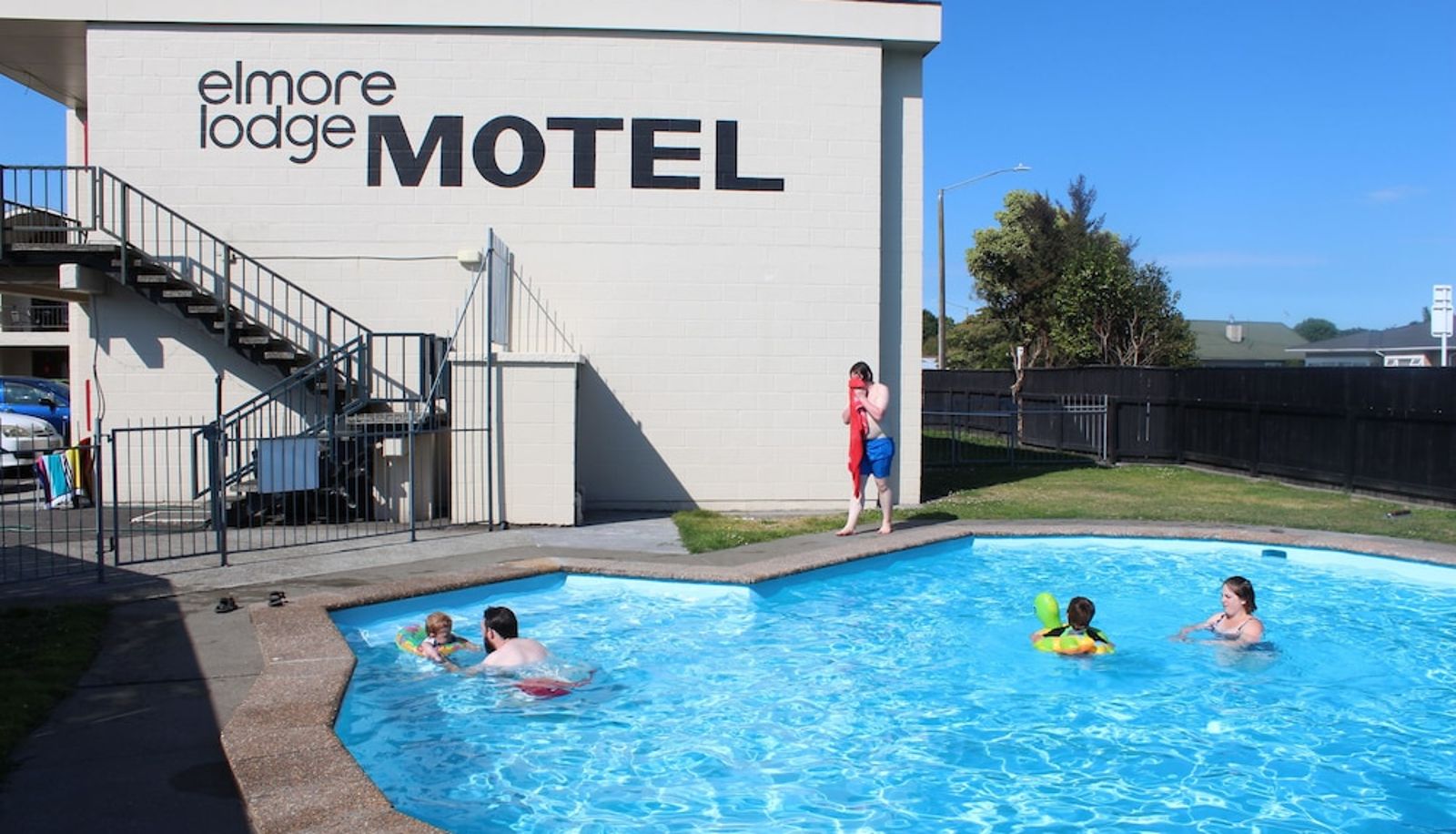 Basen - Elmore Lodge Motel