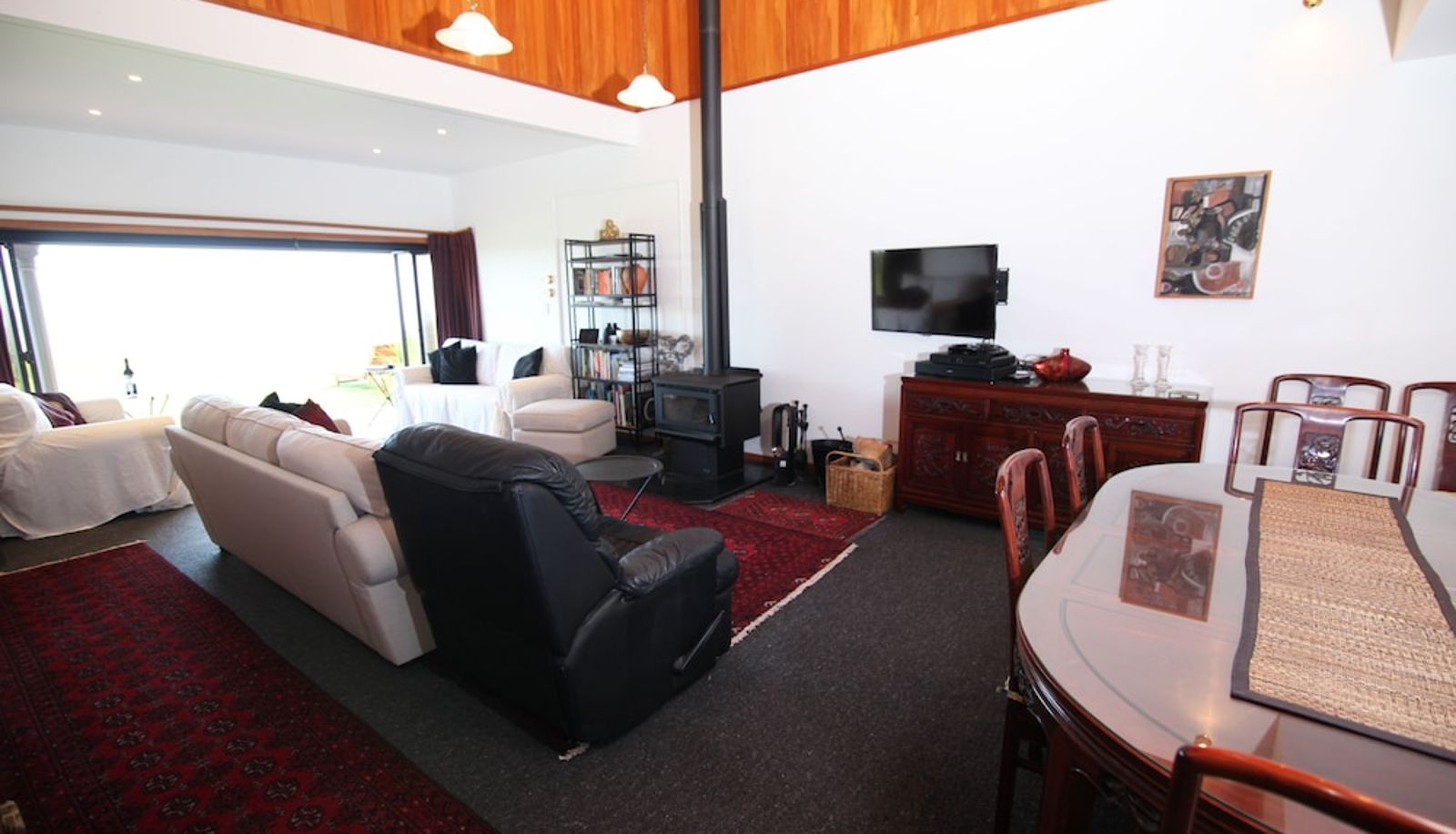Info - Te Puru Beach Lodge