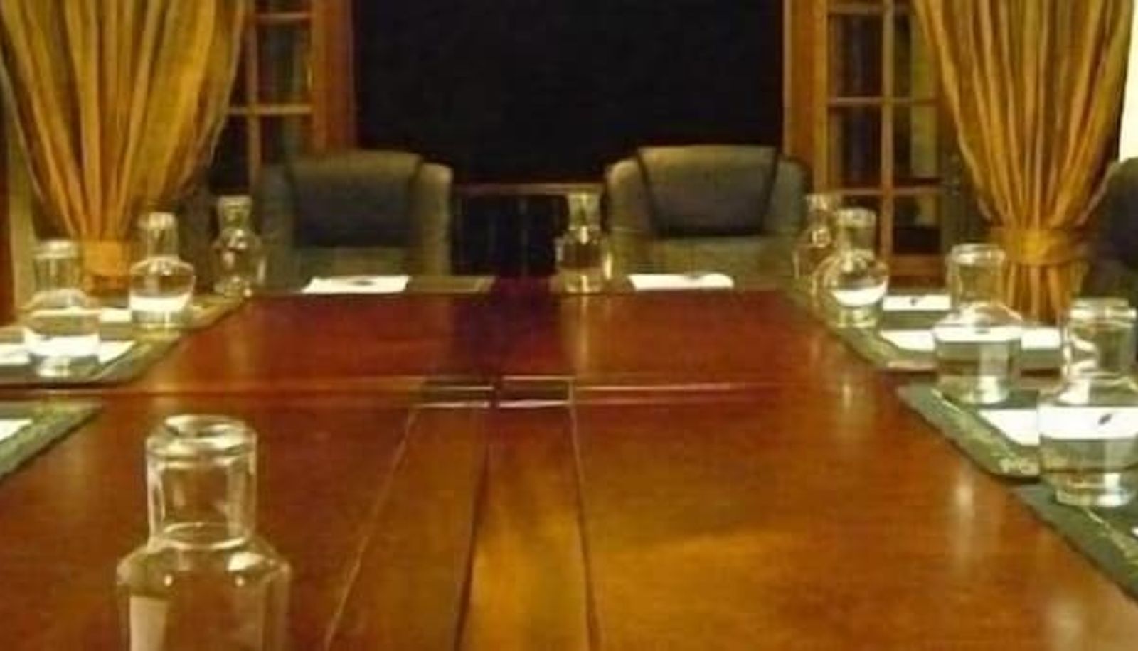 Meetingzimmer - 2 Leafed Doors