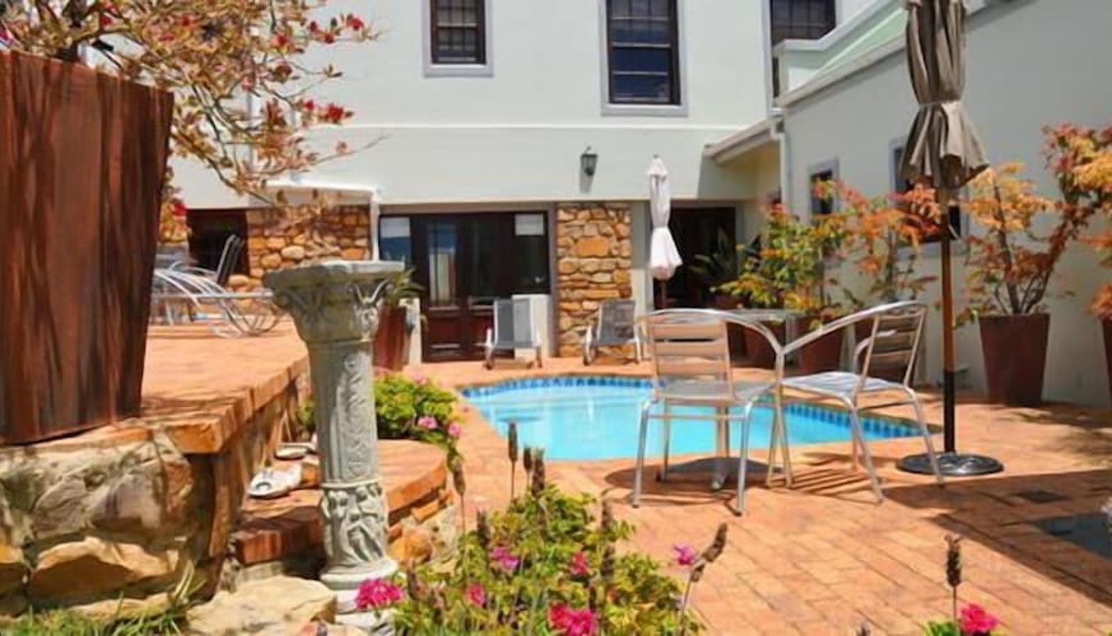 Pool - Peace Valley Guesthouse