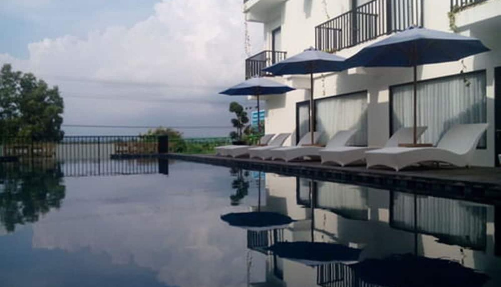 Zwembad - D'MAX Hotel & Convention Lombok