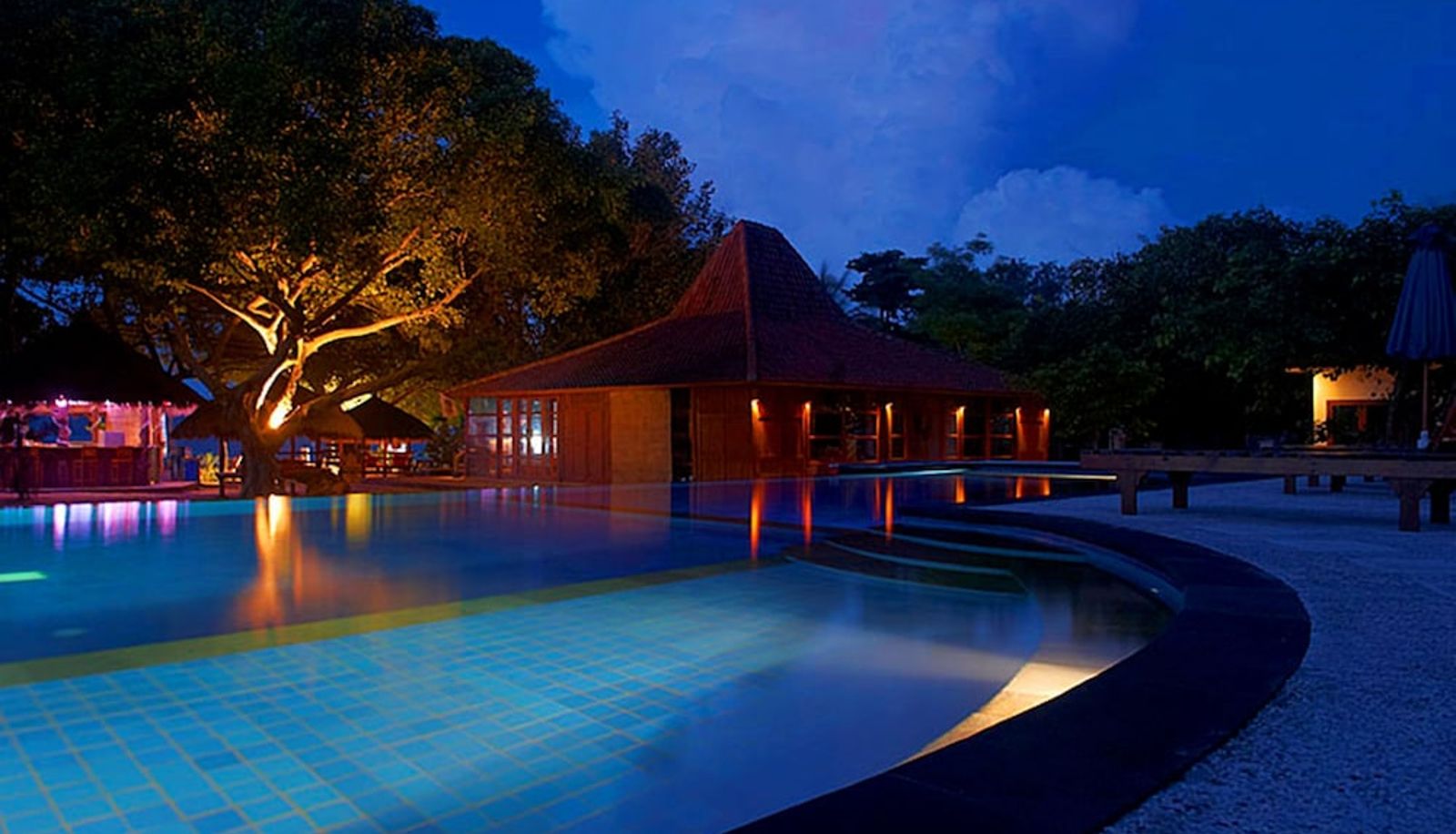 Pool - Oceans 5 Dive Resort