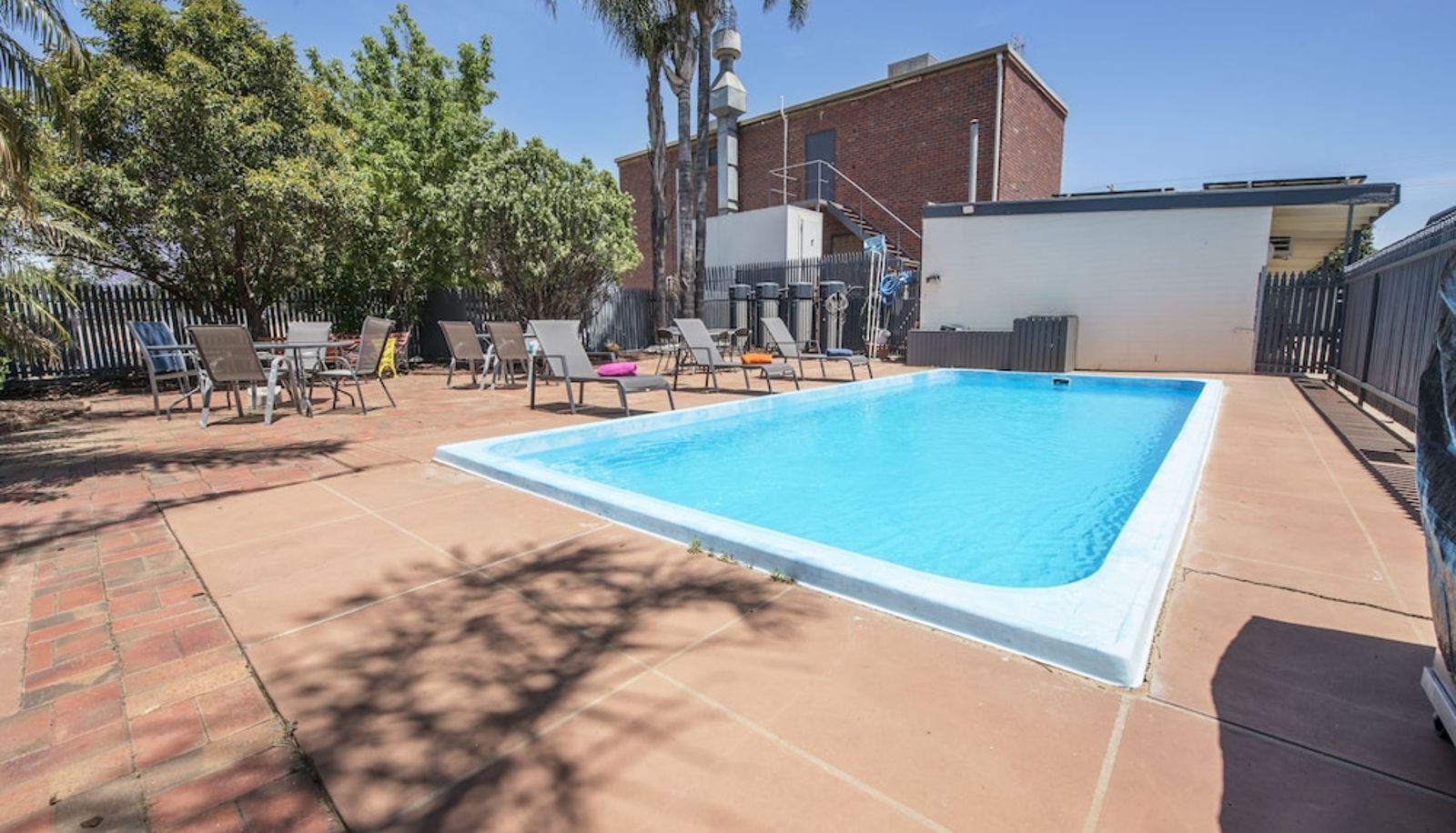 Pool - Pioneer Station Motor Inn