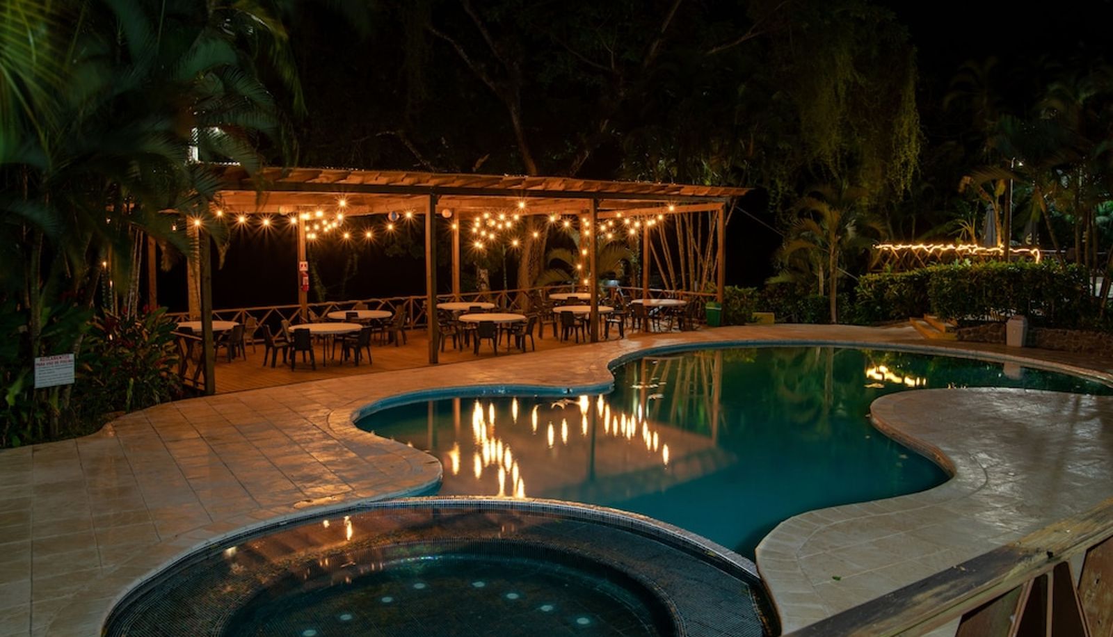 Zwembad - Banana Palms Hotel