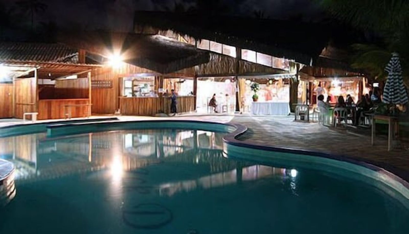 Piscina - Back Door Village
