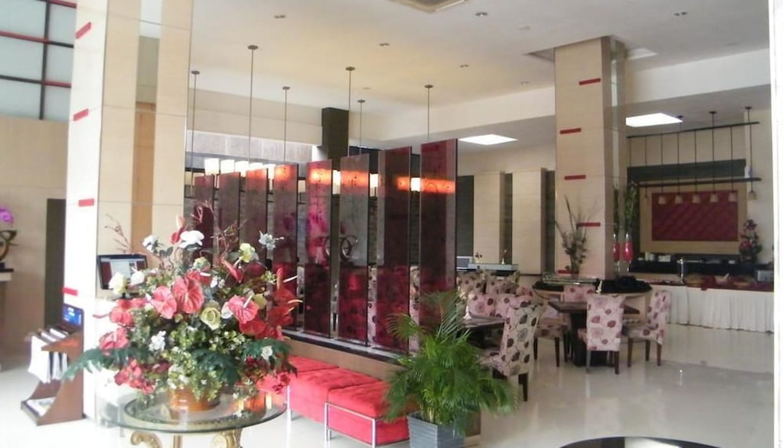 Lobby - Scarlet Dago Hotel