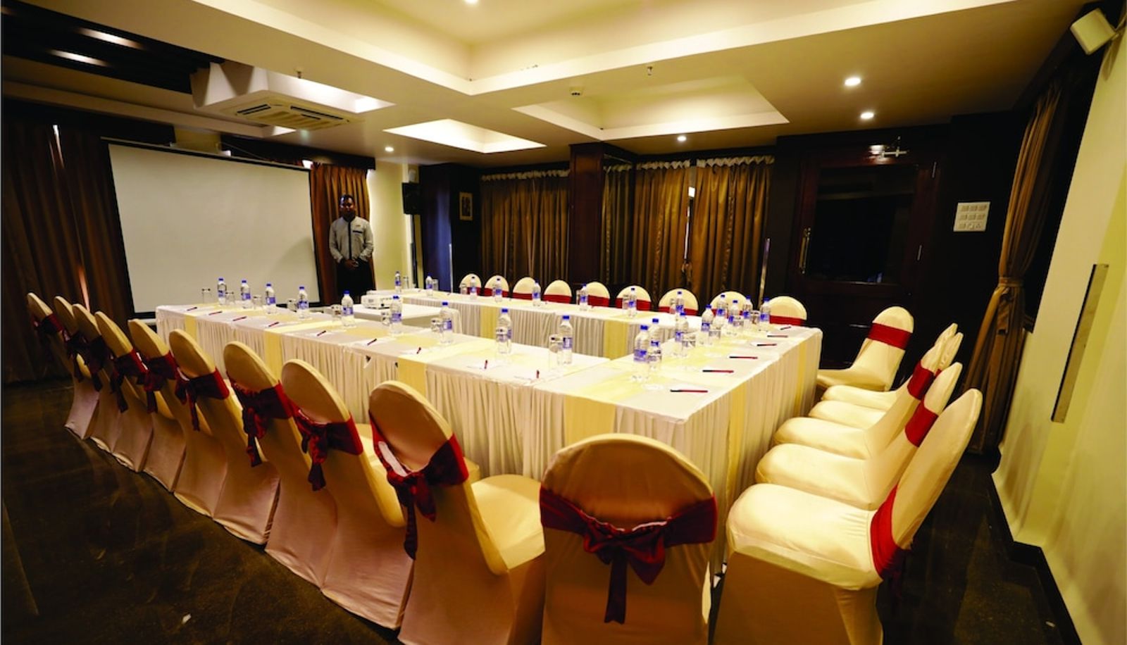 Salle de réunion - Seasons Hotels & Resorts