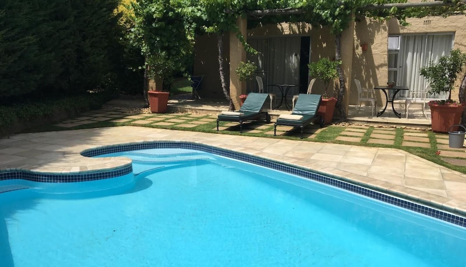 Basen - Casablanca Bed & Breakfast