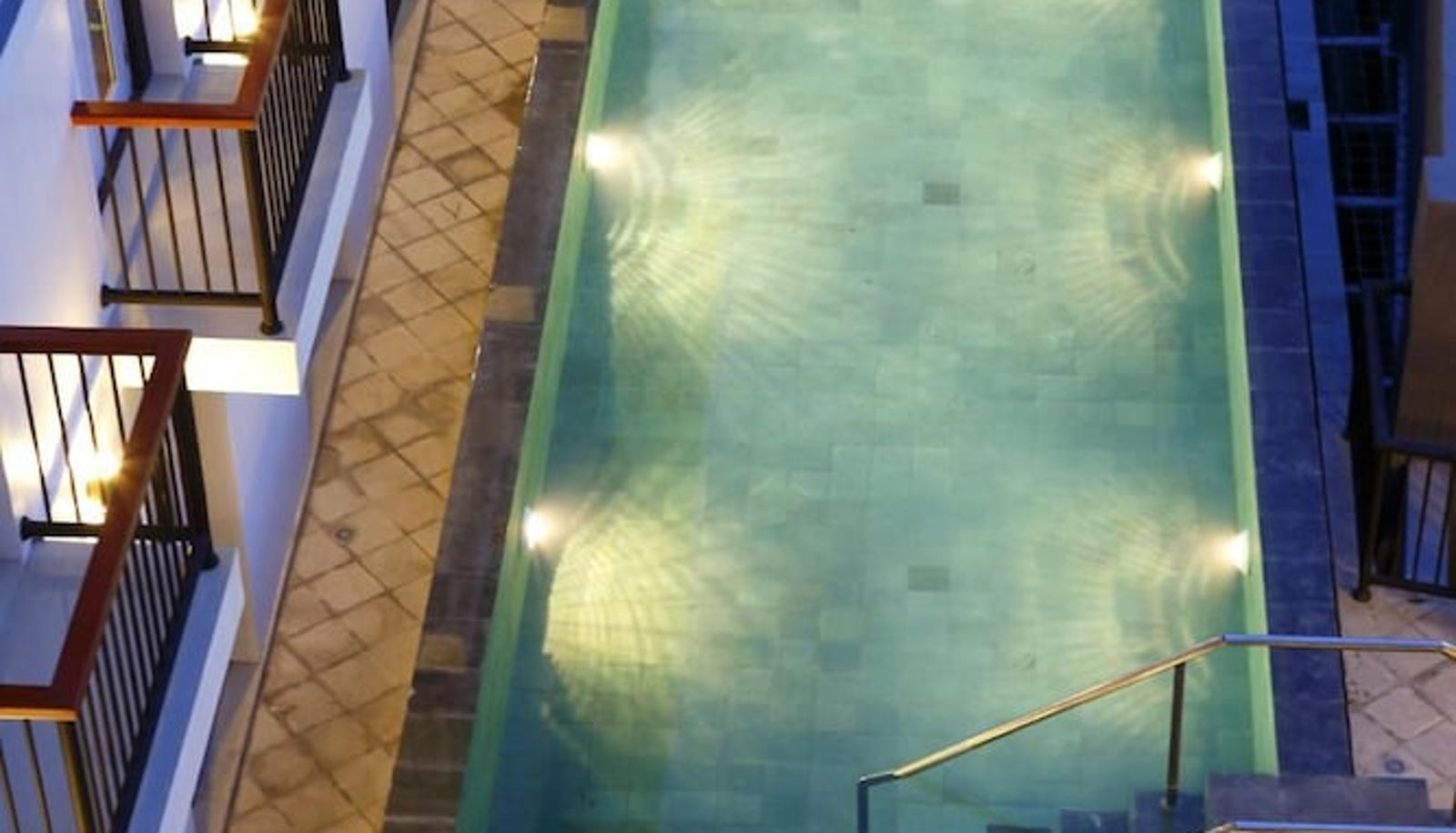 Basen - Amaris Hotel Teuku Umar