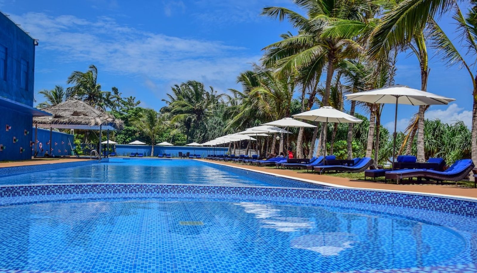 Zwembad - Jie Jie Beach Hotel