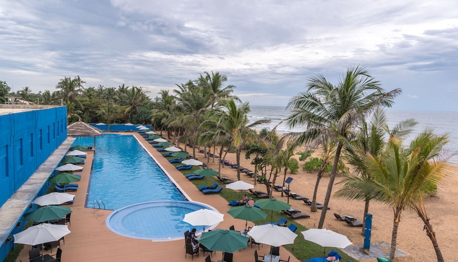 Zwembad - Jie Jie Beach Hotel