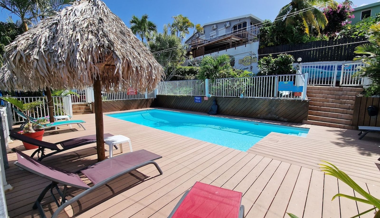 Piscine - Hotel Le Manguier