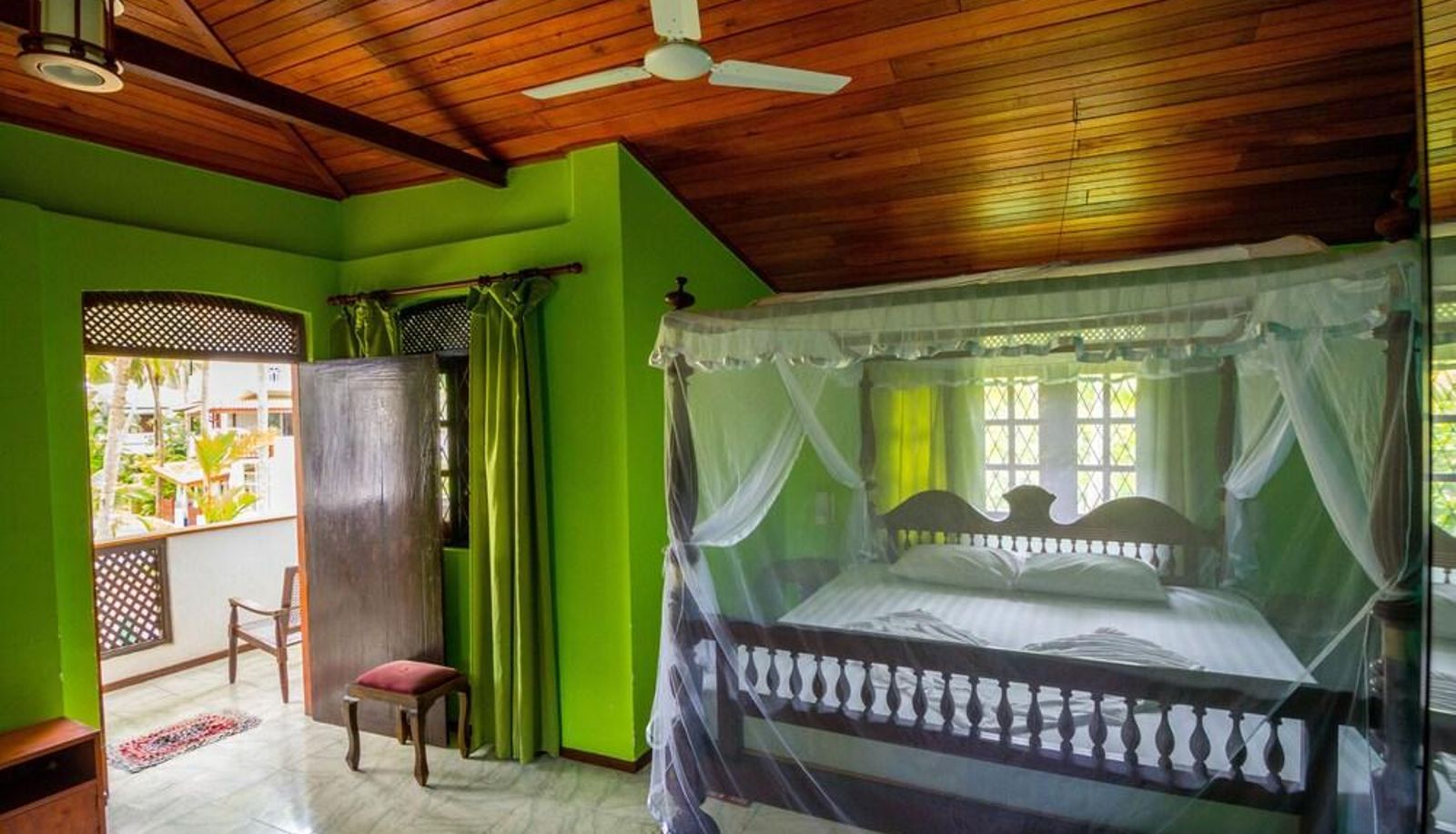 Tripla - Sea View Beach Resort