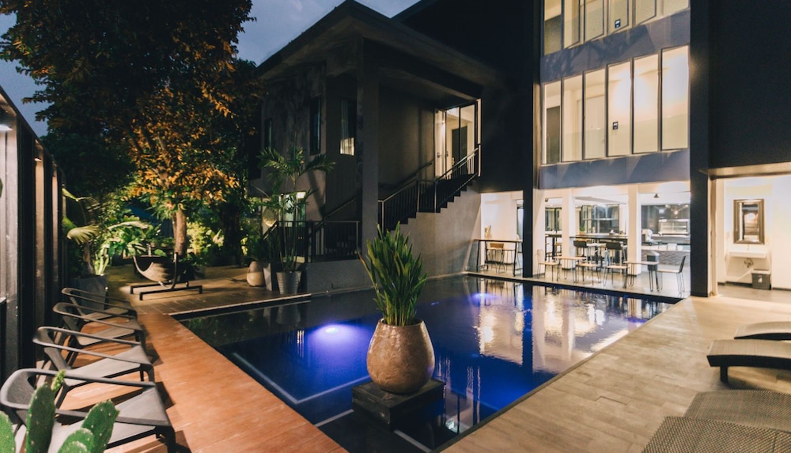 Piscina - iWualai Hotel