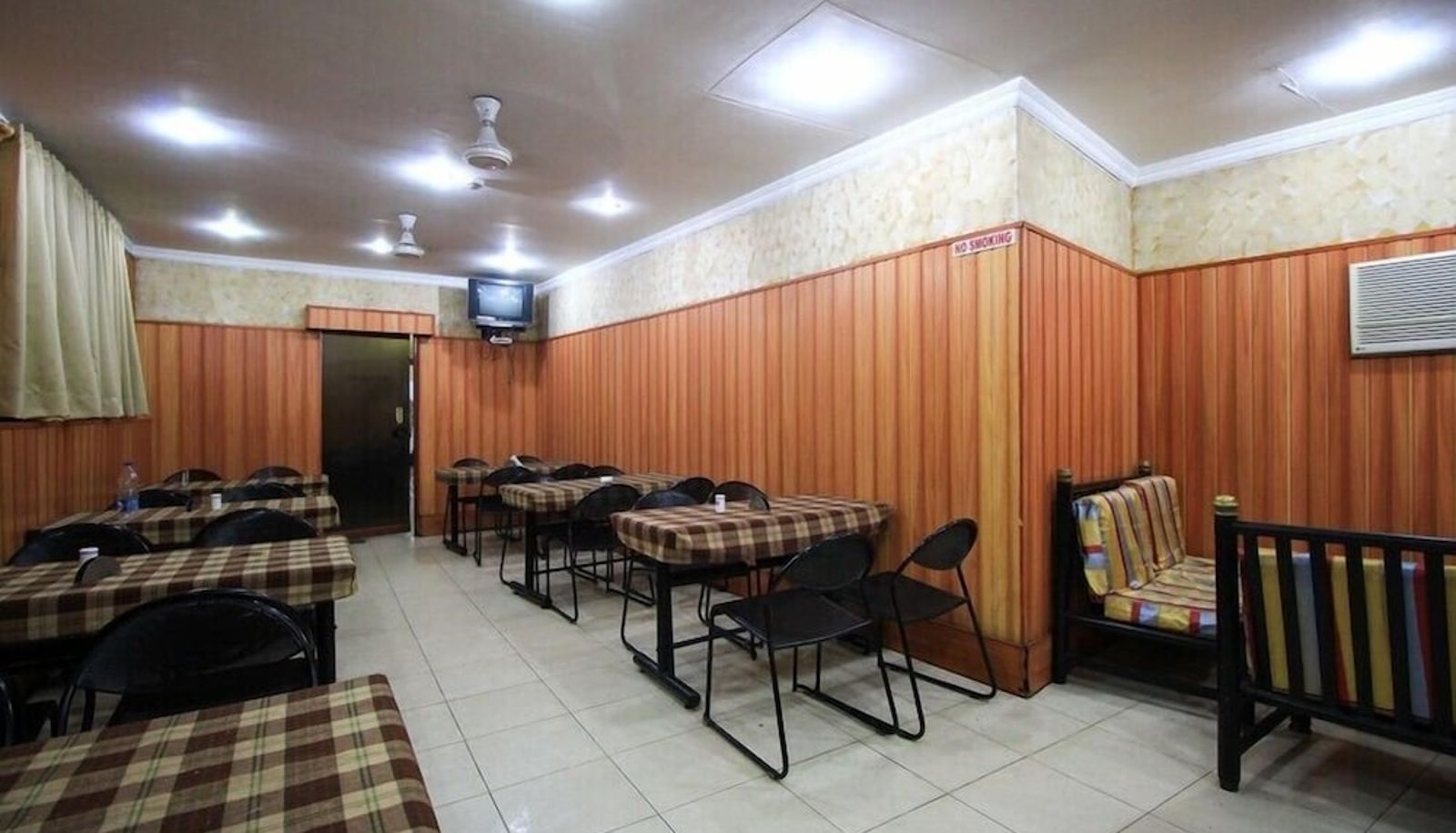 Restaurant - Hotel Akash Ganga