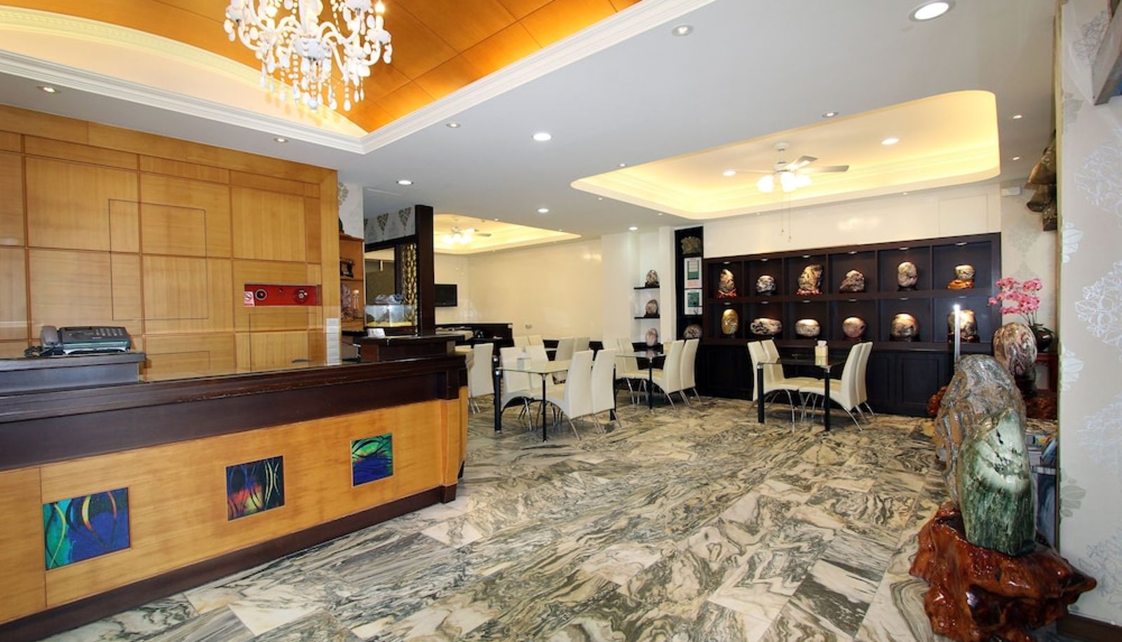 Reception - Tau Tau Chu Hotel