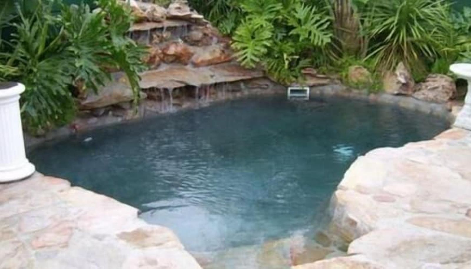 Pool - Whalers B&B
