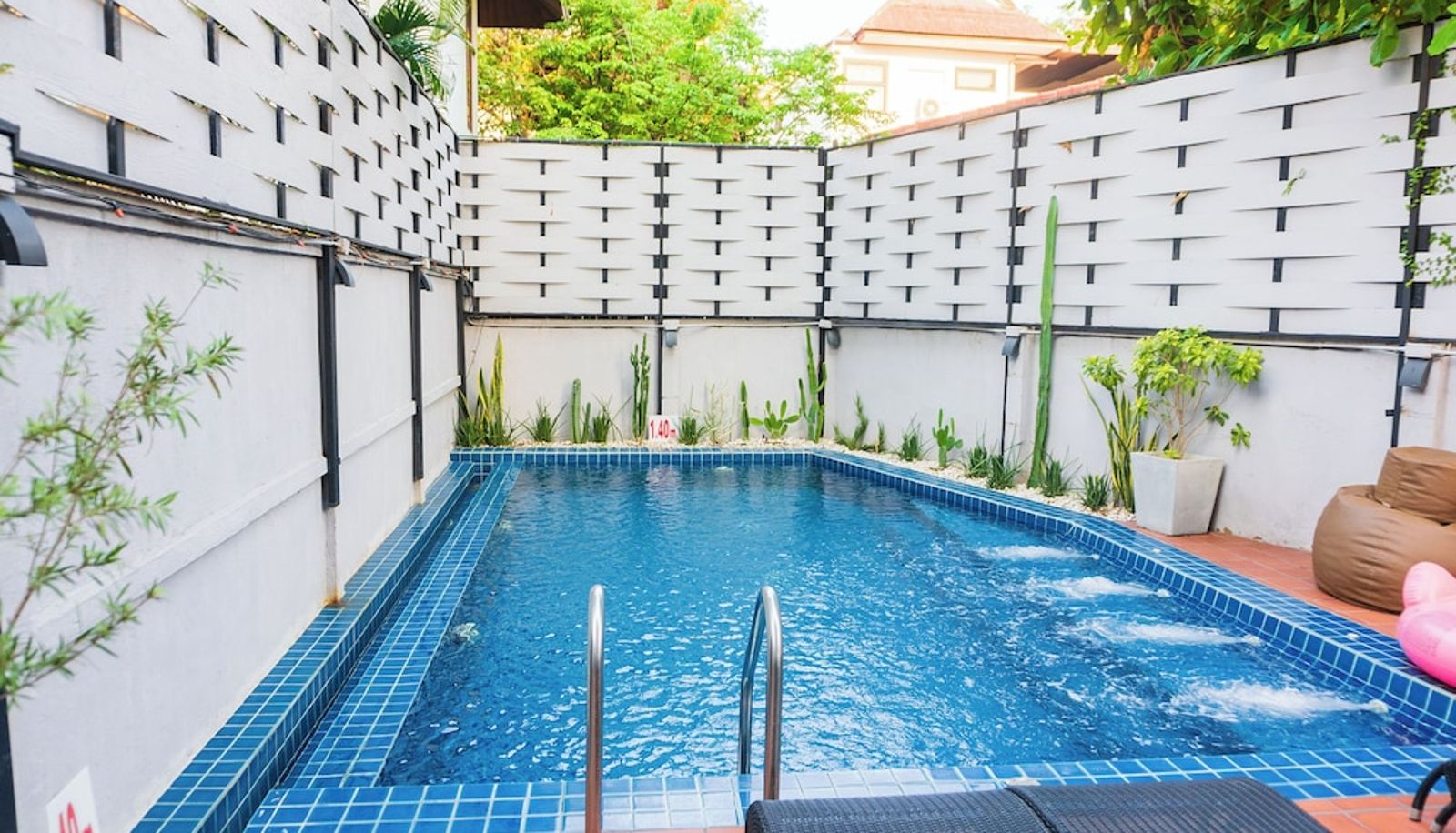 Zwembad - Wealth Boutique Hotel