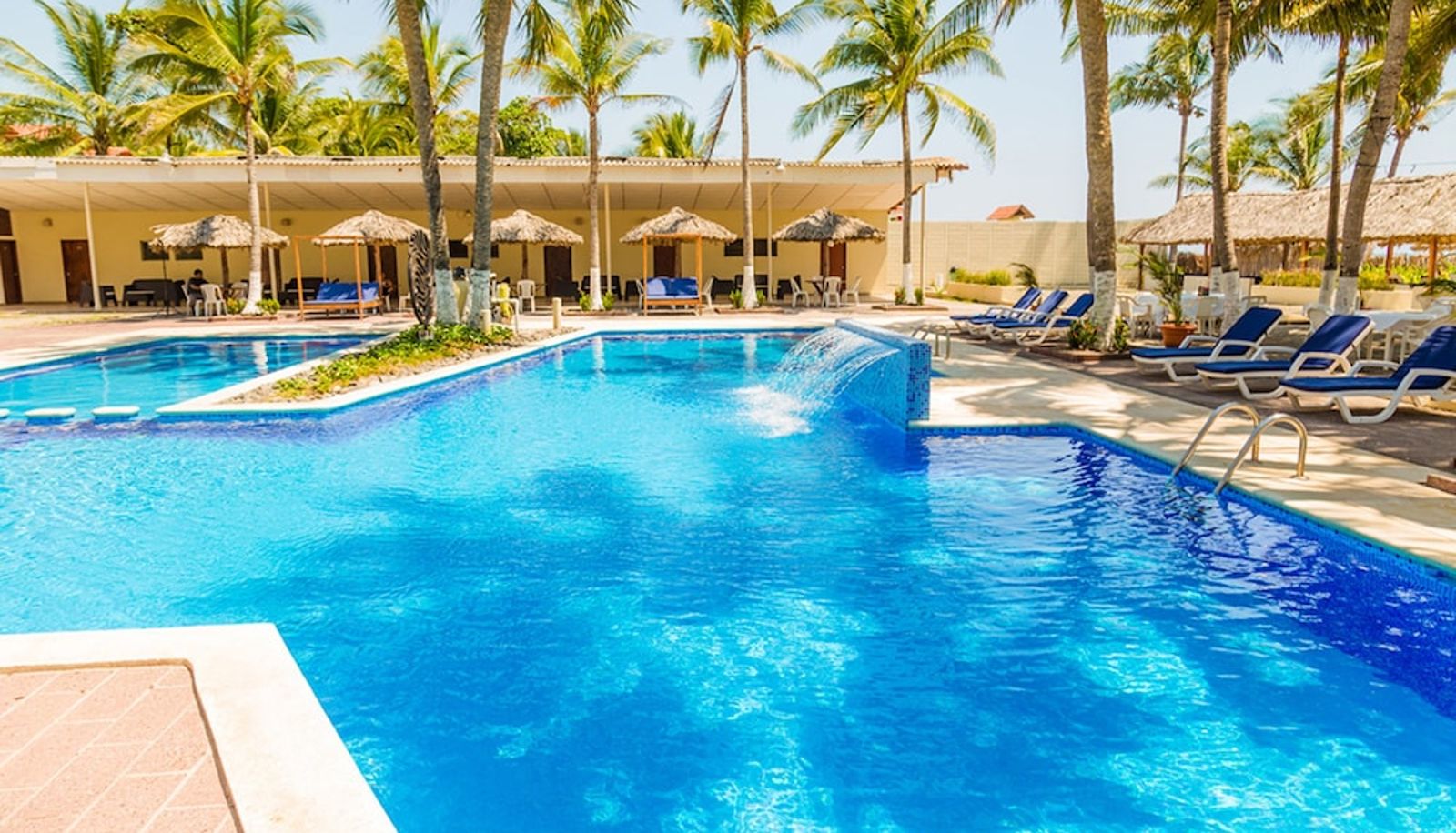 Pool - Izalco Hotel & Beach Resort