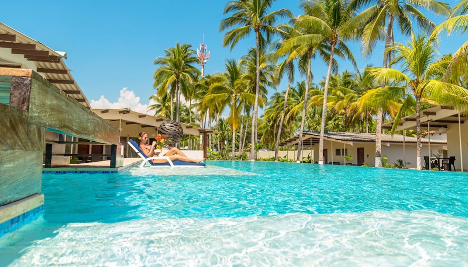 Pool - Izalco Hotel & Beach Resort