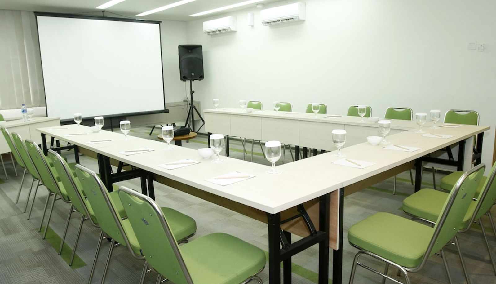 Salle de réunion - MaxOneHotels at Dharmahusada - Surabaya