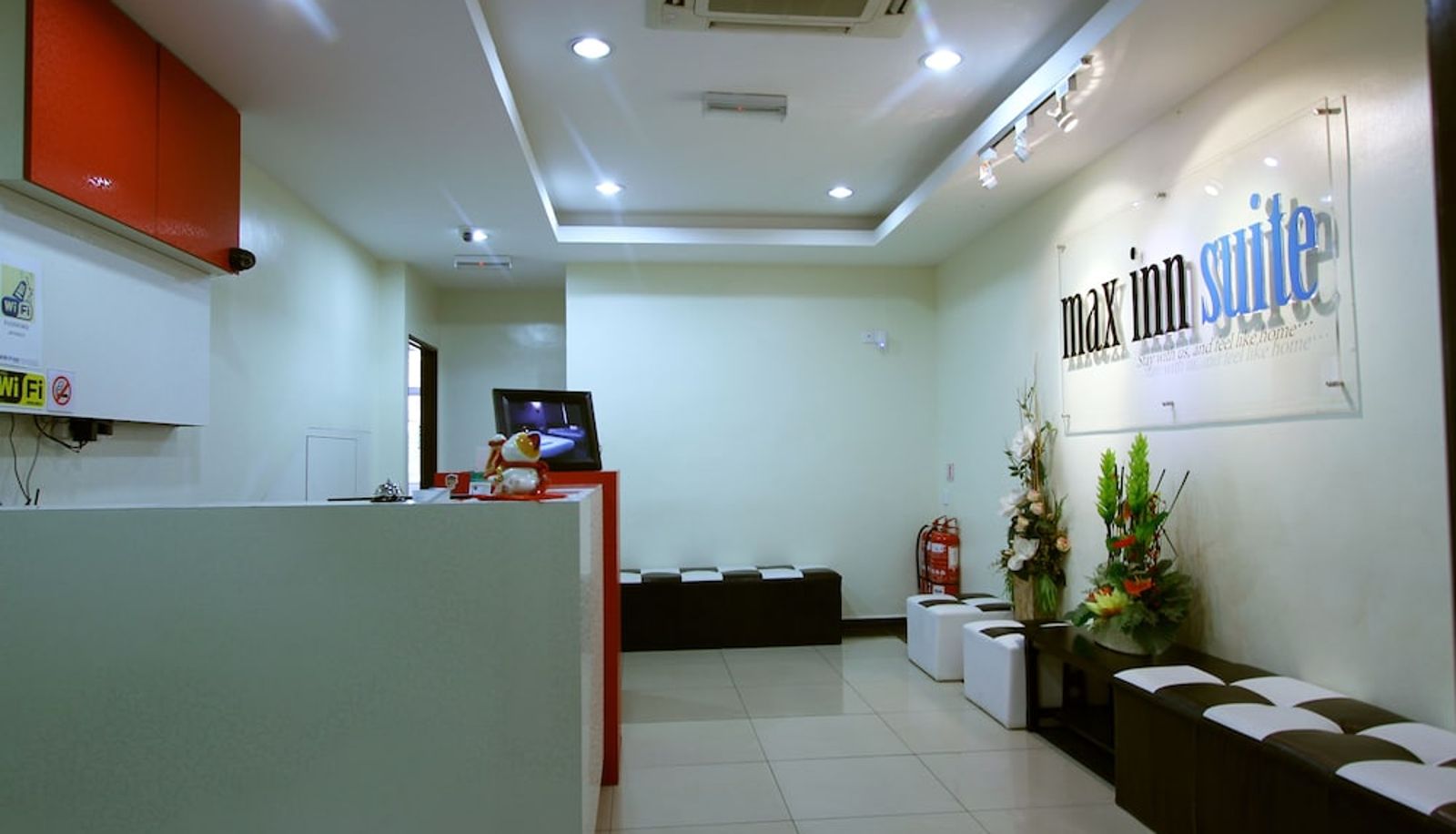 Hall - Max Inn Suite Hotel
