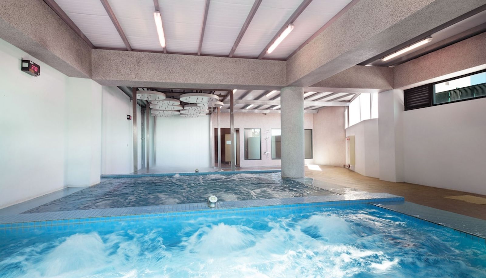 Pool - Naruwan Galaxy Place