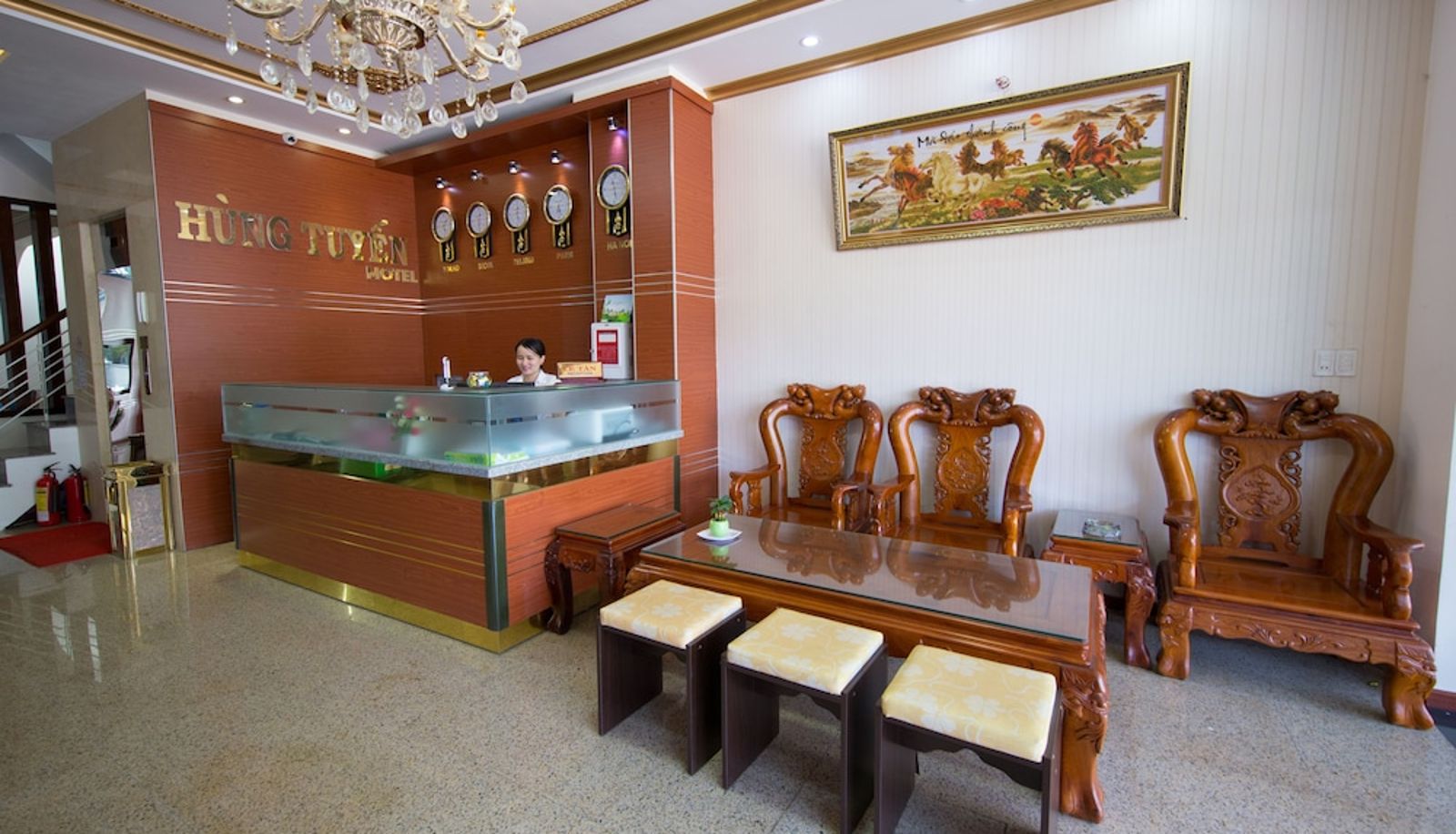 Reception - Hung Tuyen Hotel