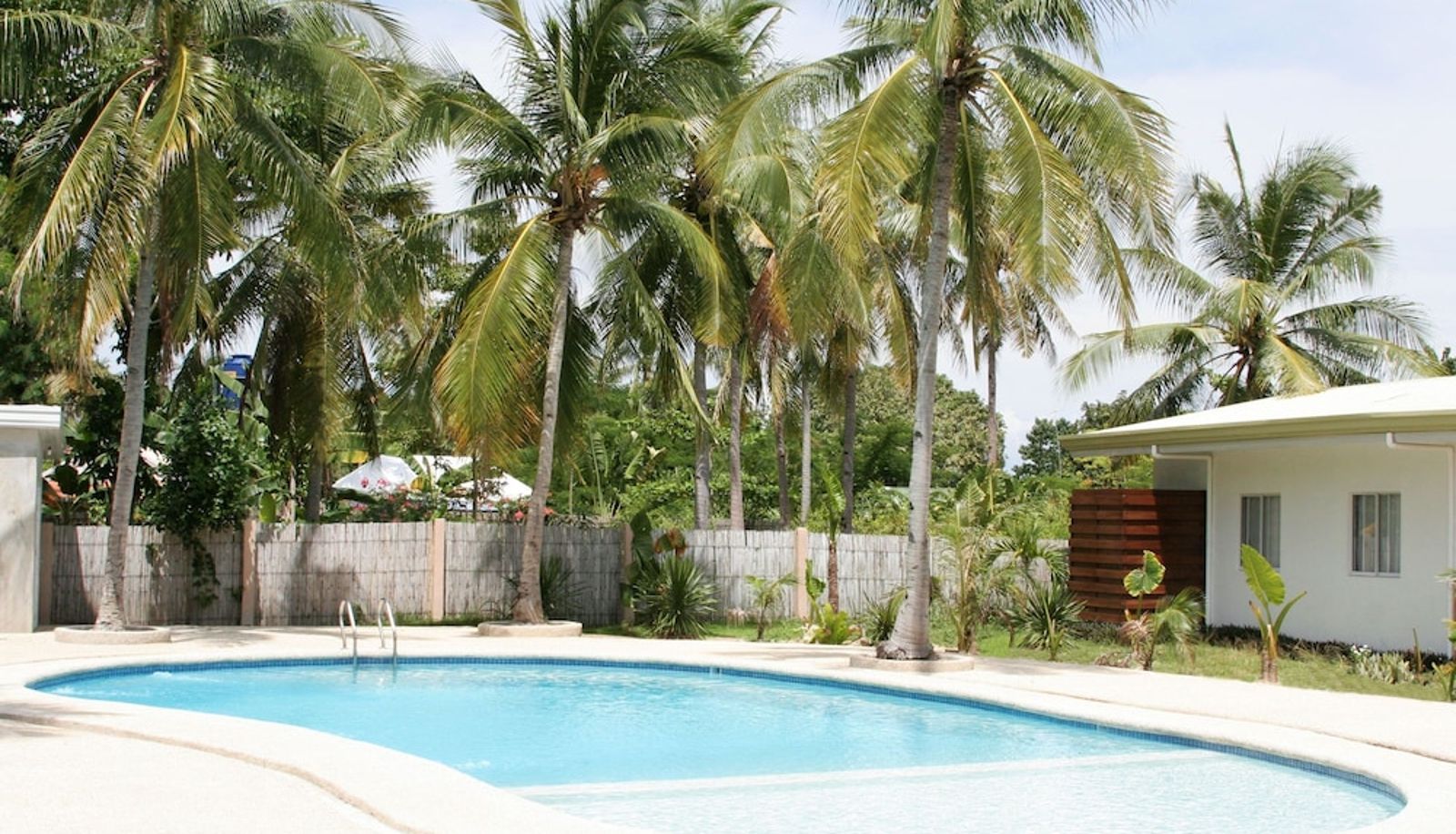 Basen - Sandingan Island Resort