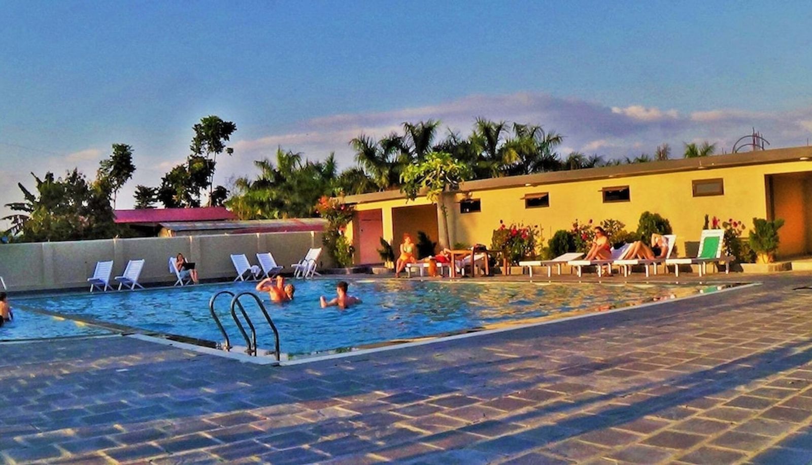 Pool - Hotel Monalisa Chitwan