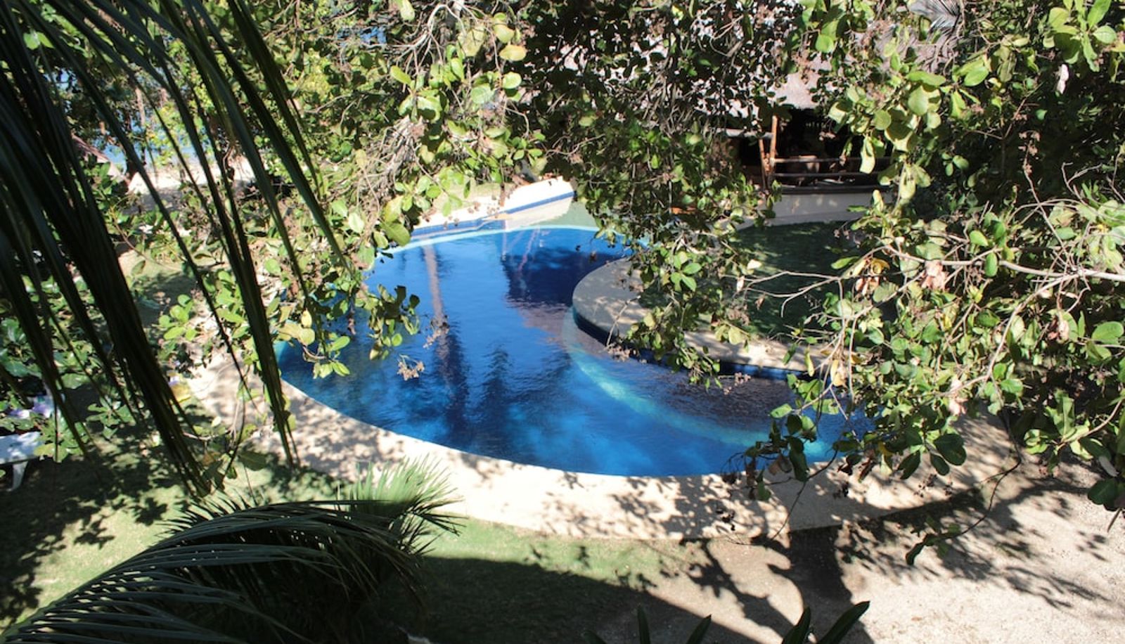 Piscina - Cashew Grove Beach Resort