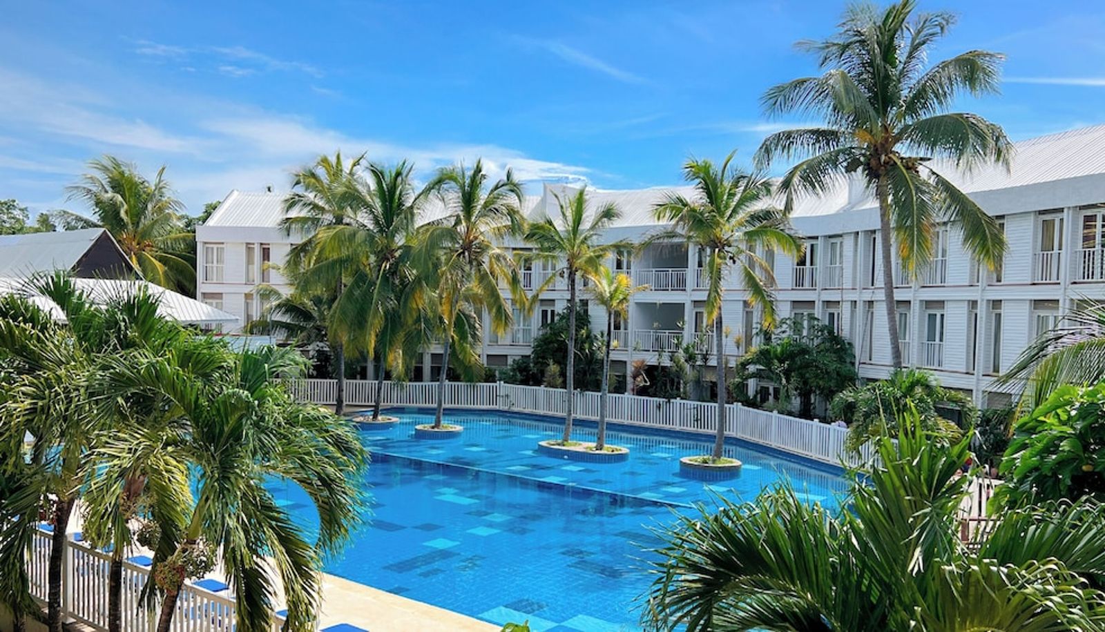 Info - Hotel Blue Cove by On vacation