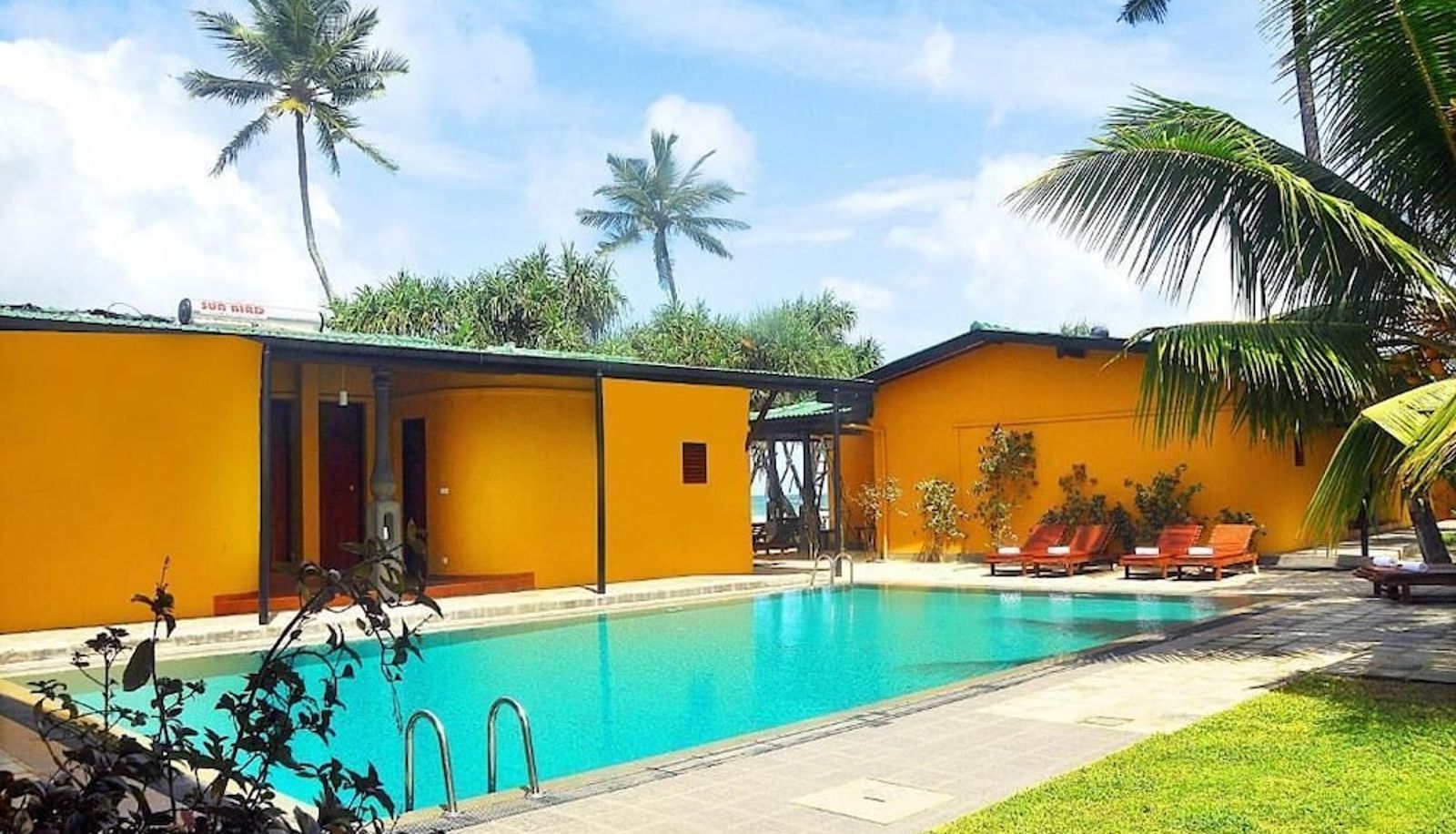 Pool - The Beach Cabanas