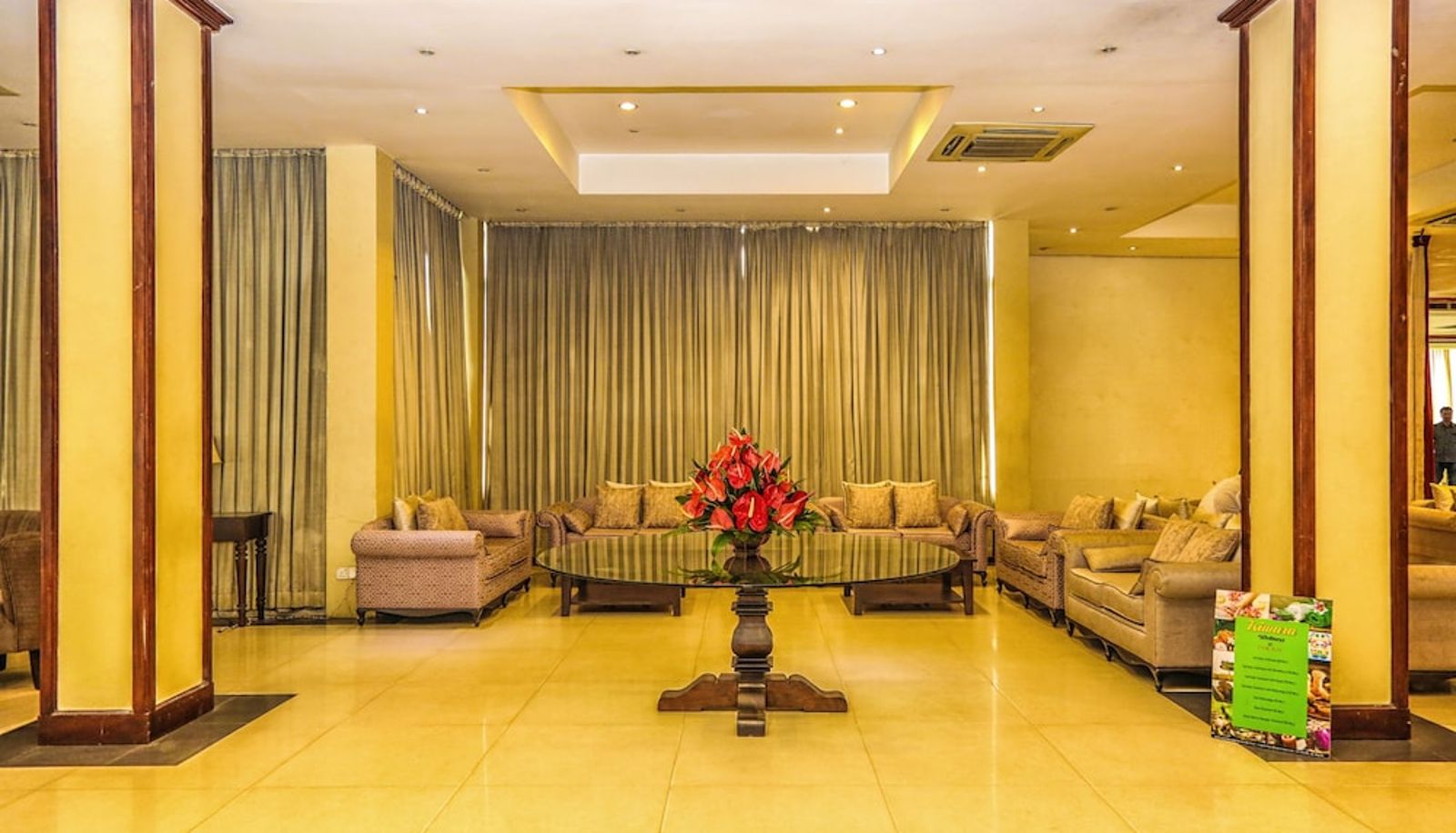 Hall - Oak Ray Regency Hotel